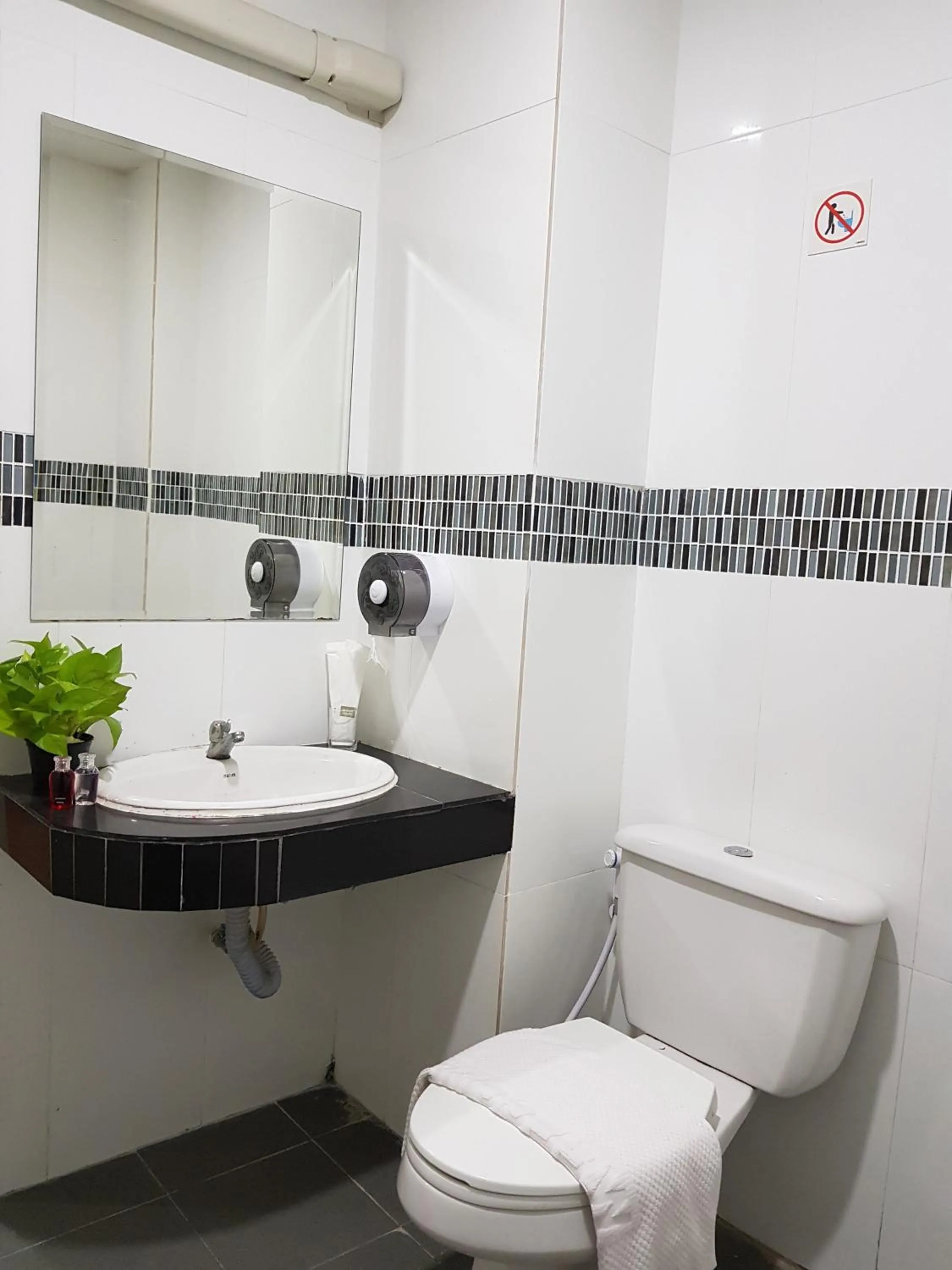 Bathroom in NK Guesthouse 1