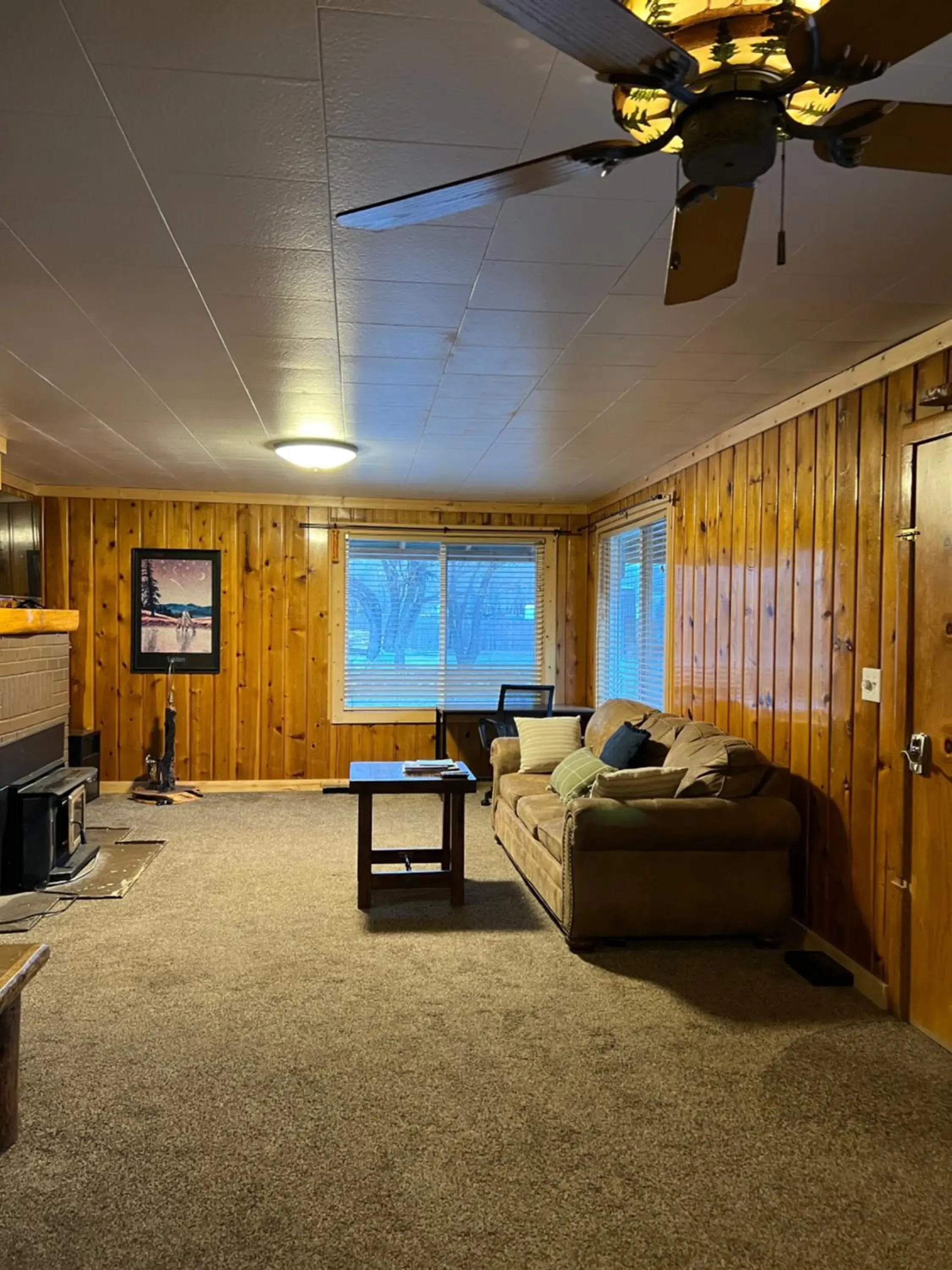 Living room in Chinook Winds Lodge Living room in Chinook Winds Lodge