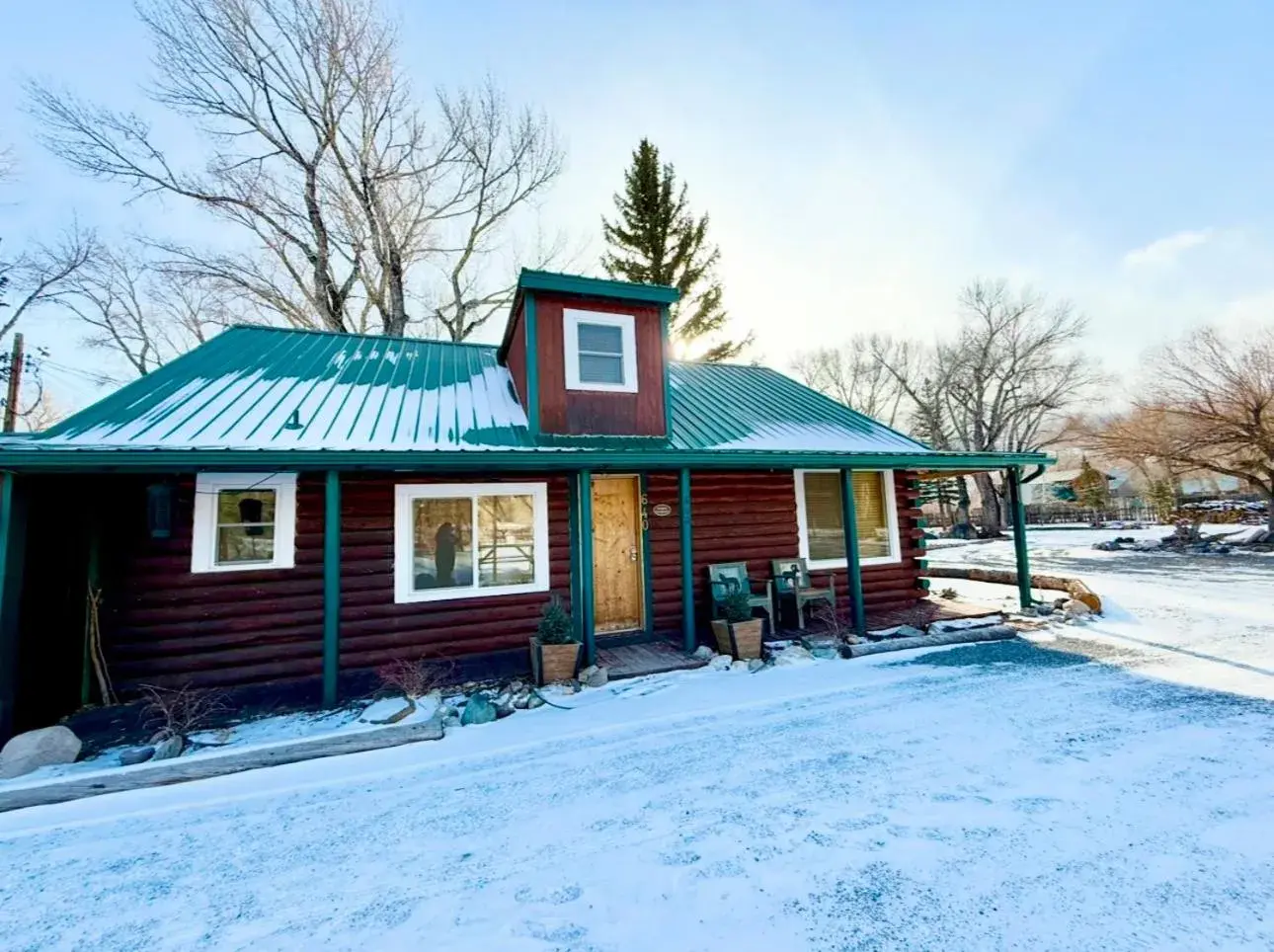 Property building in Chinook Winds Lodge Property building in Chinook Winds Lodge