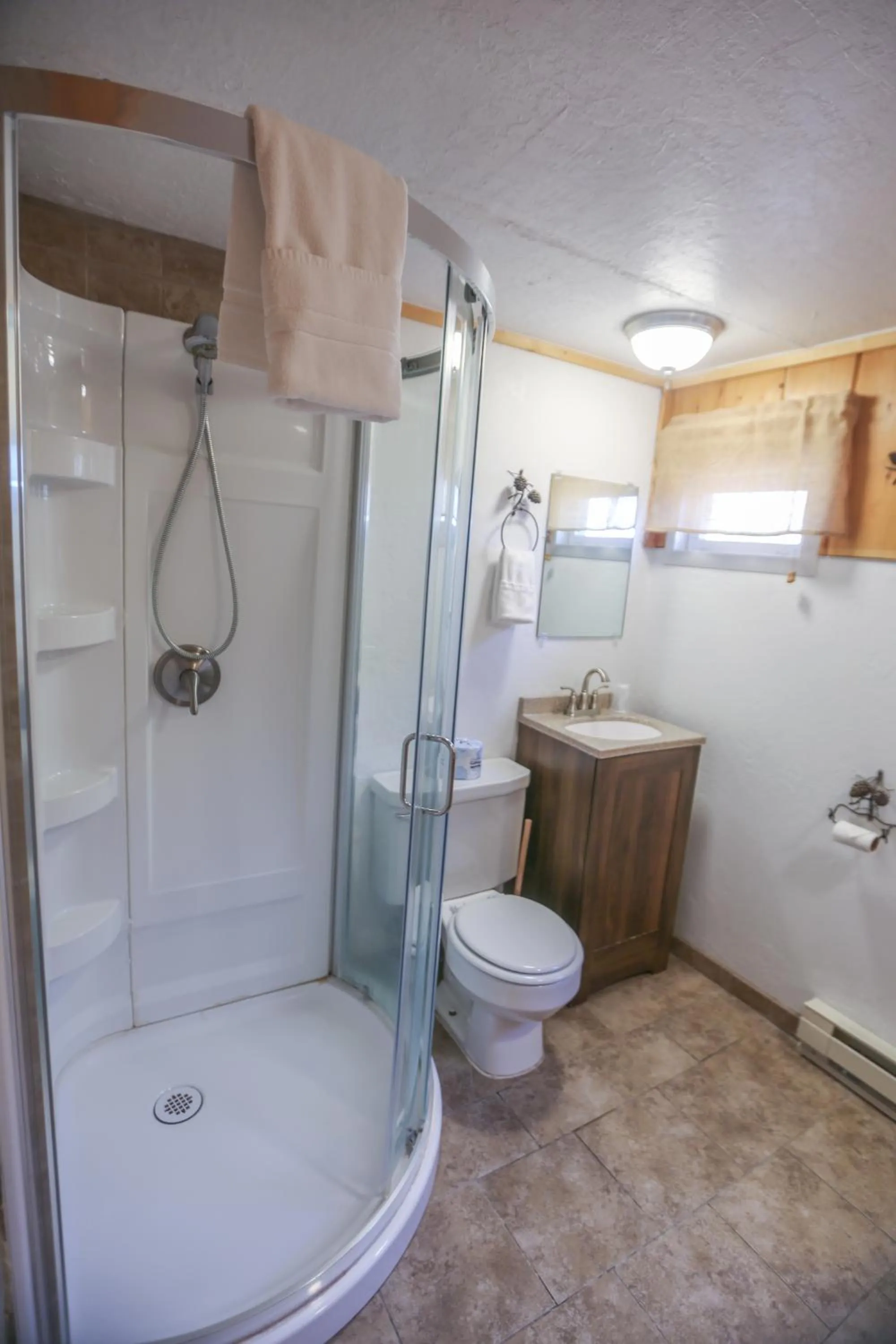 Bathroom in Chinook Winds Lodge