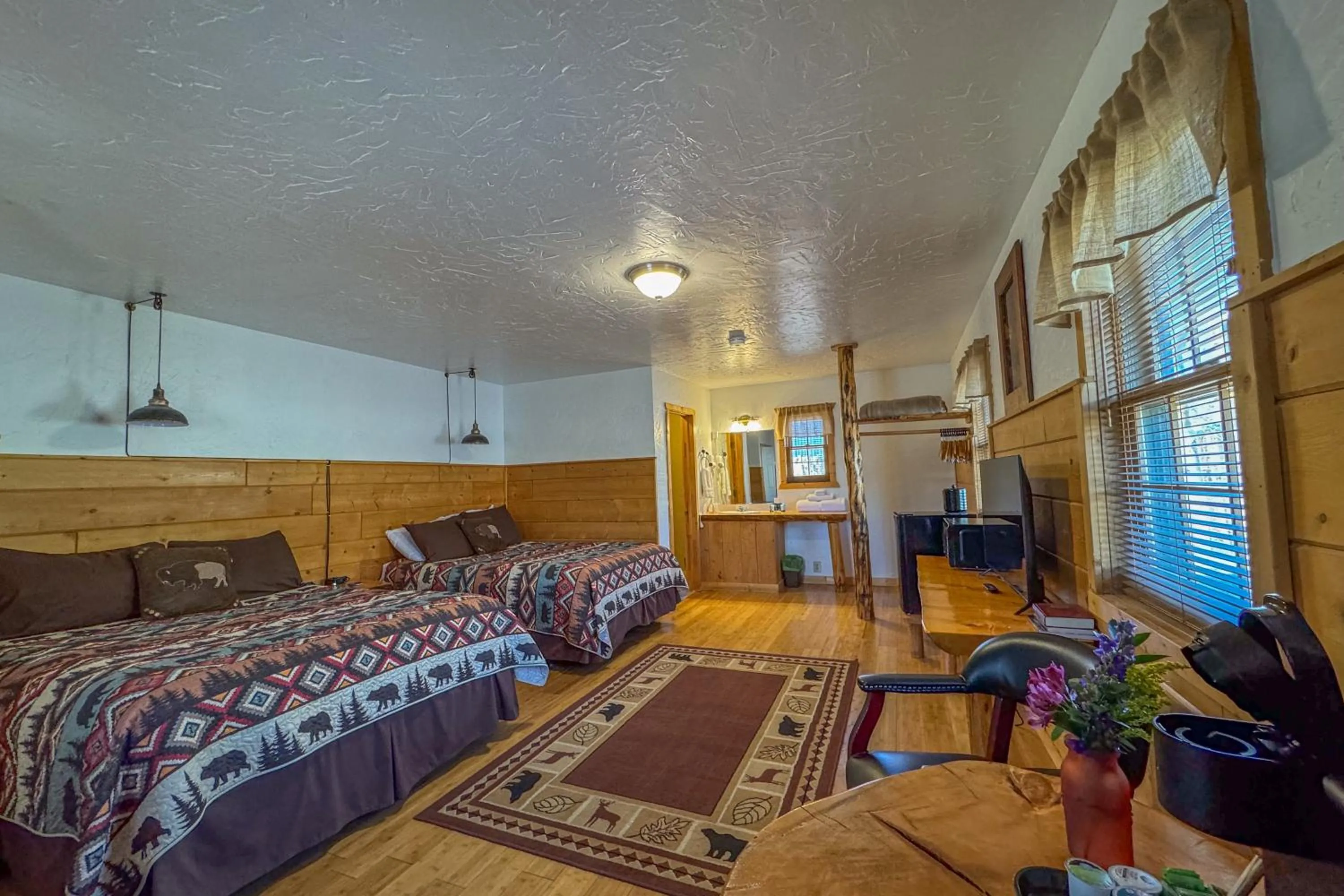 Bed in Chinook Winds Lodge