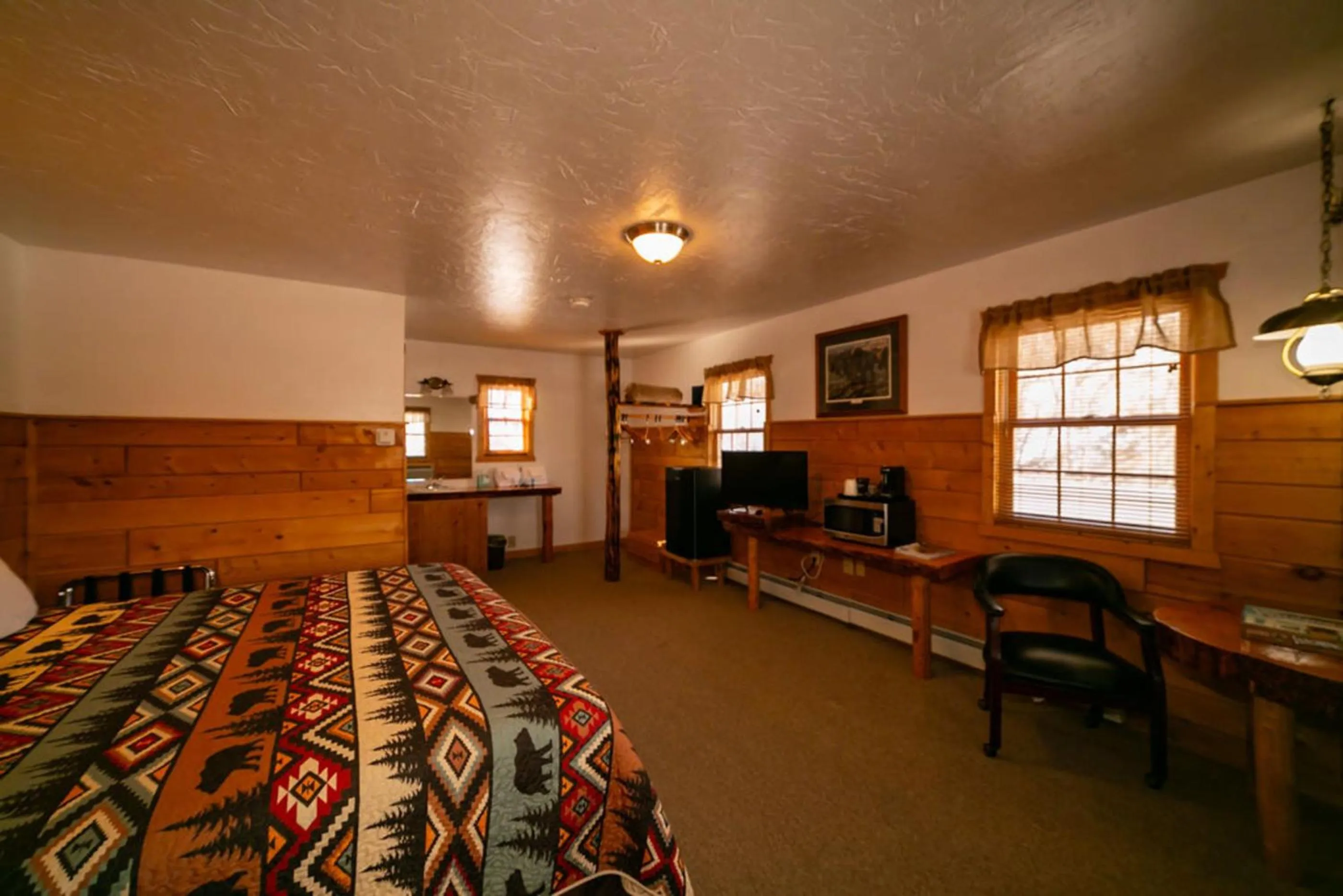 Bed in Chinook Winds Lodge