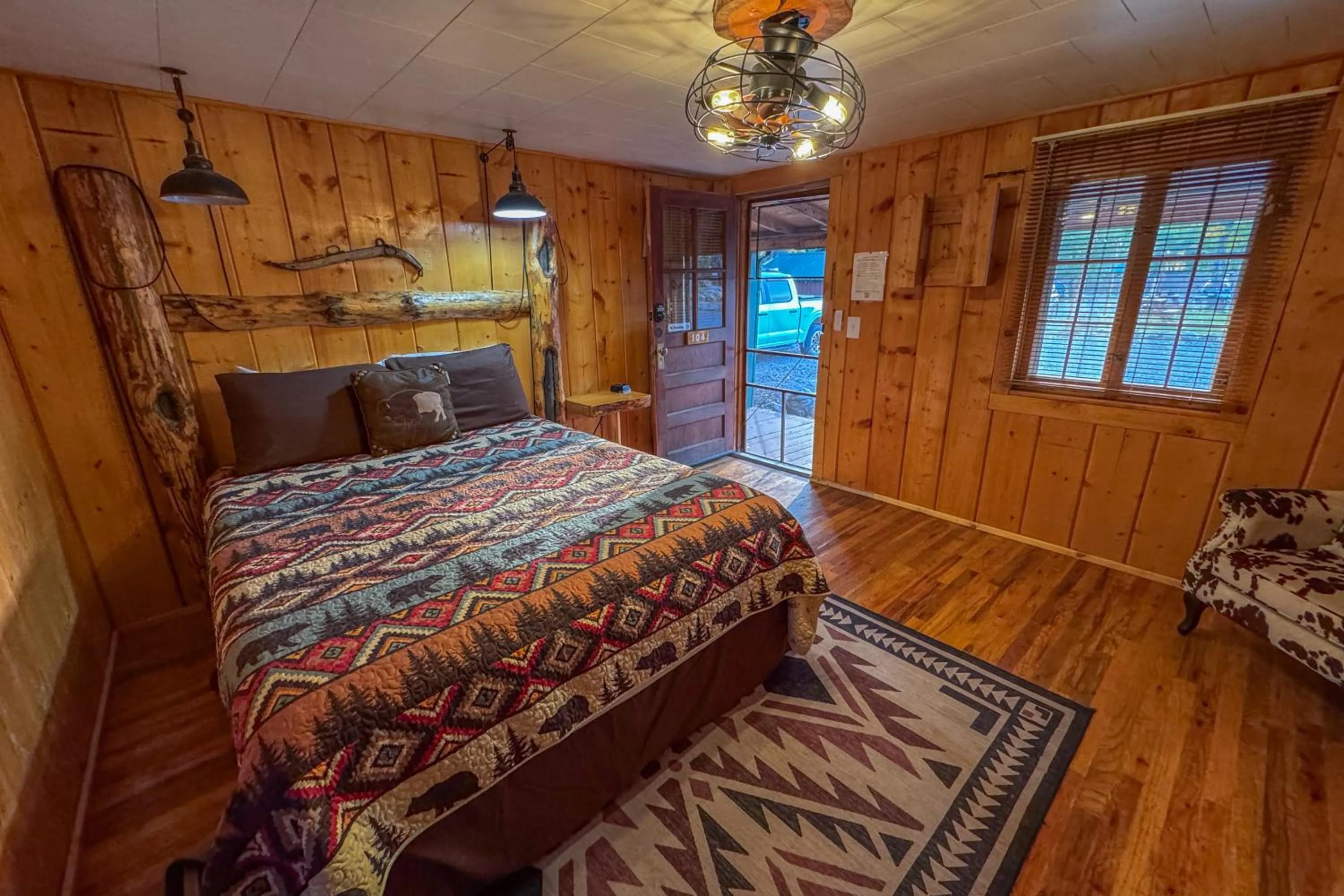 Bed in Chinook Winds Lodge