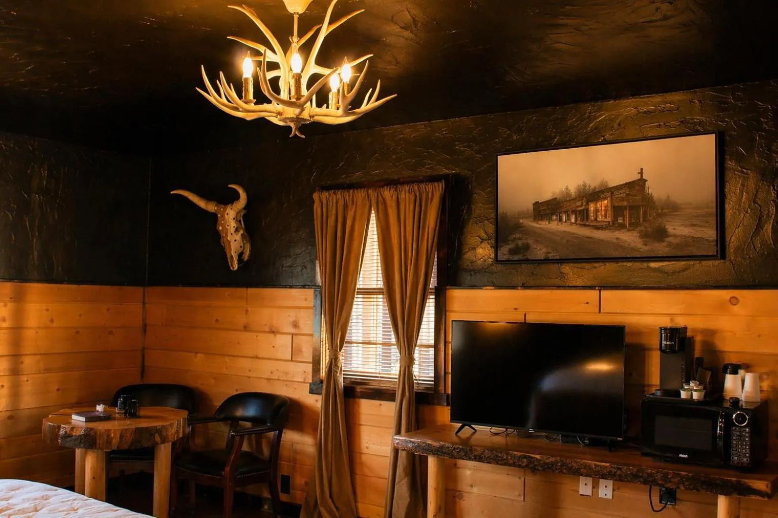 TV and multimedia in The Amoretti Hotel