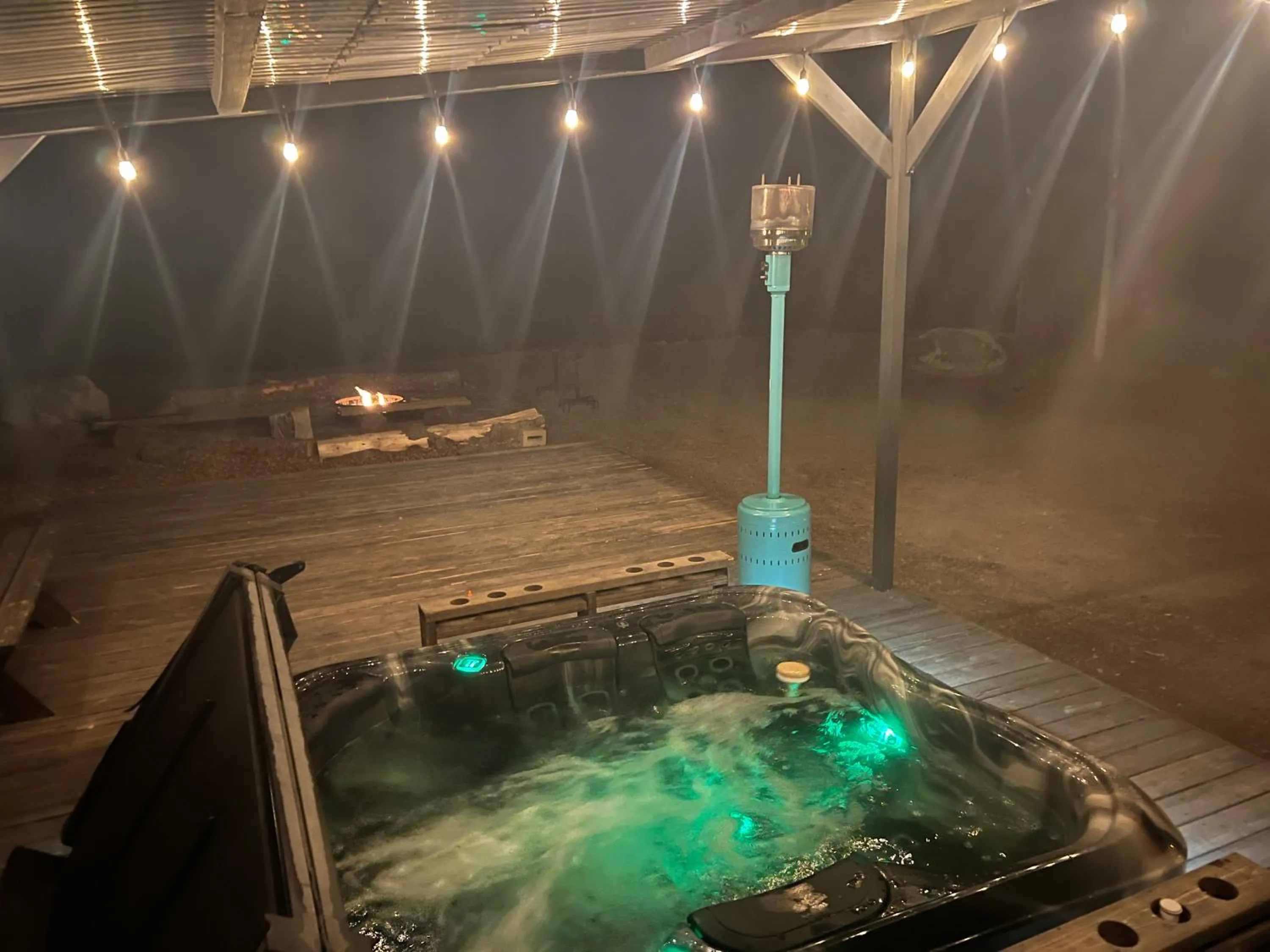 Night in Chinook Winds Lodge