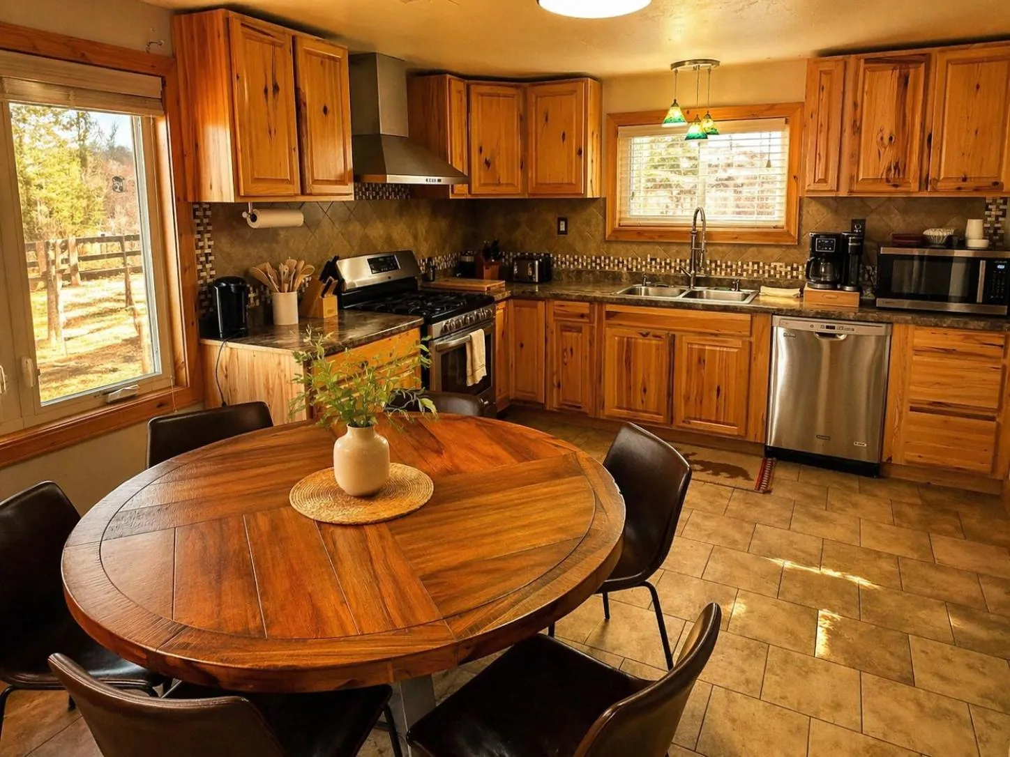 Kitchen or kitchenette in The Amoretti Hotel