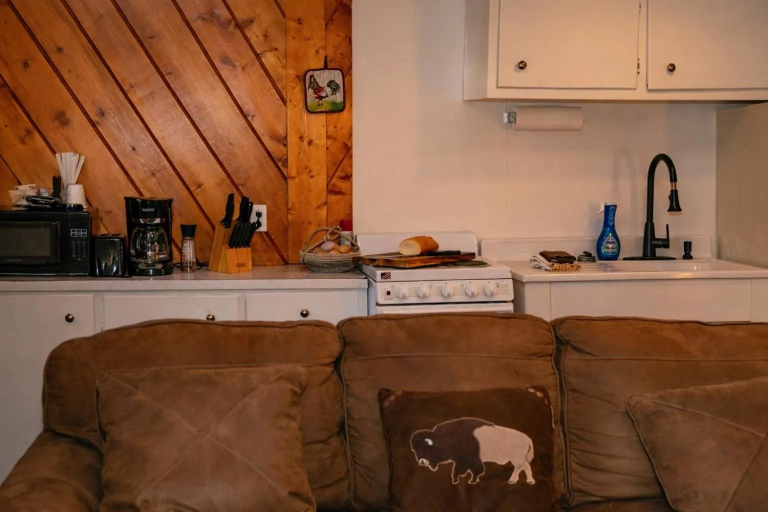 Kitchen or kitchenette in The Amoretti Hotel