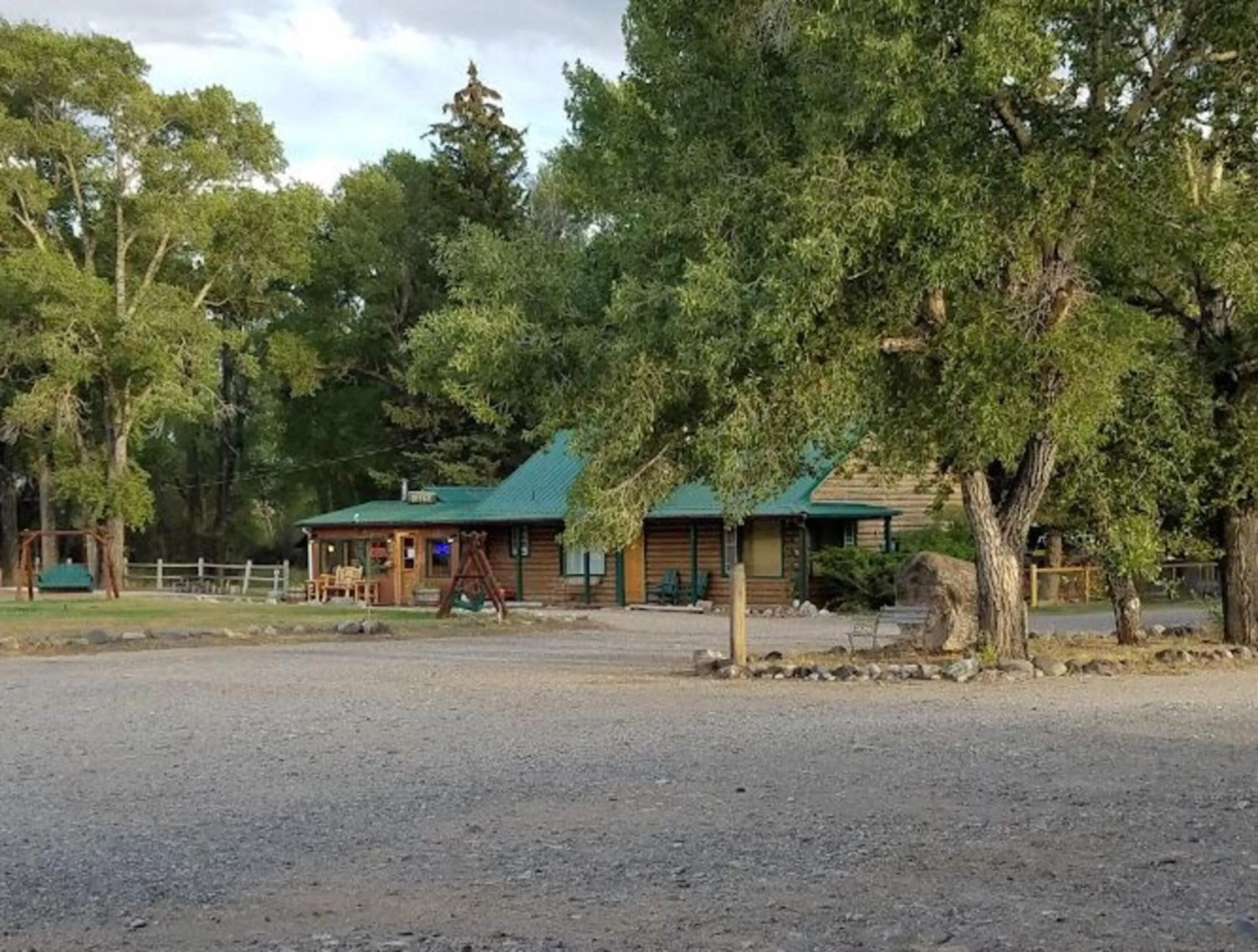 Property building in Chinook Winds Lodge
