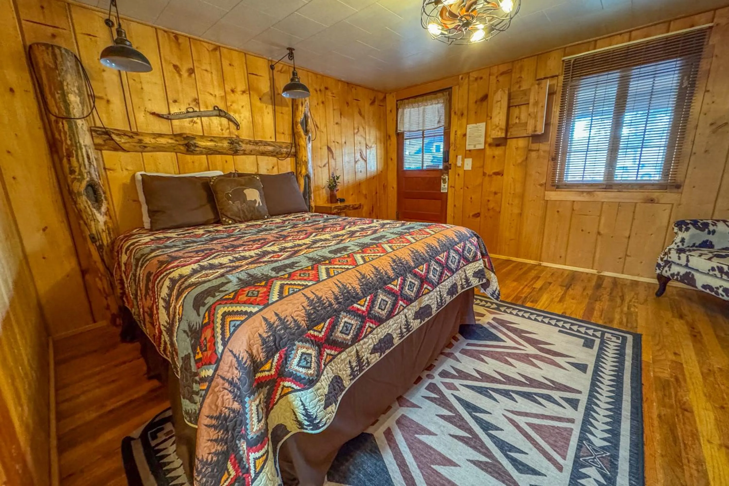 Bed in Chinook Winds Lodge