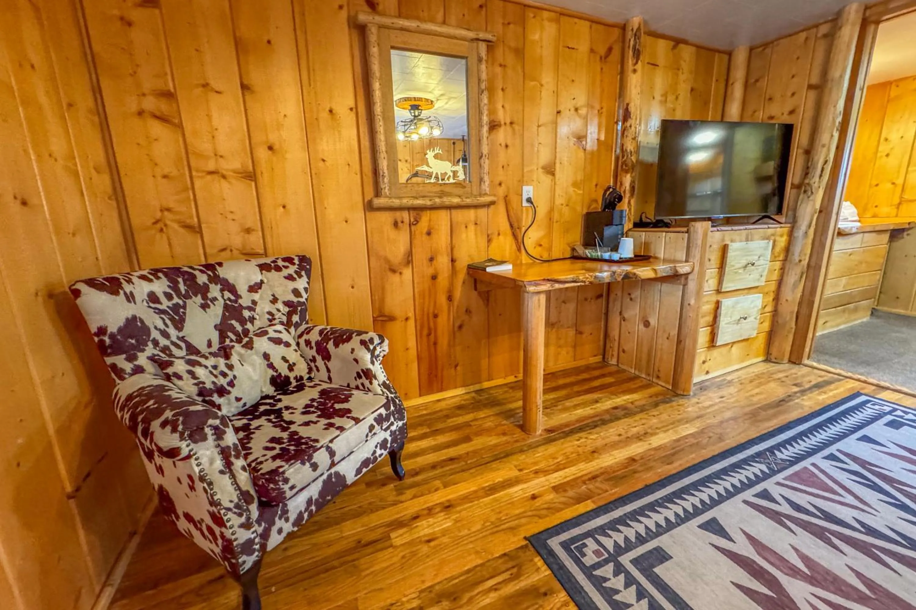 TV and multimedia in Chinook Winds Lodge