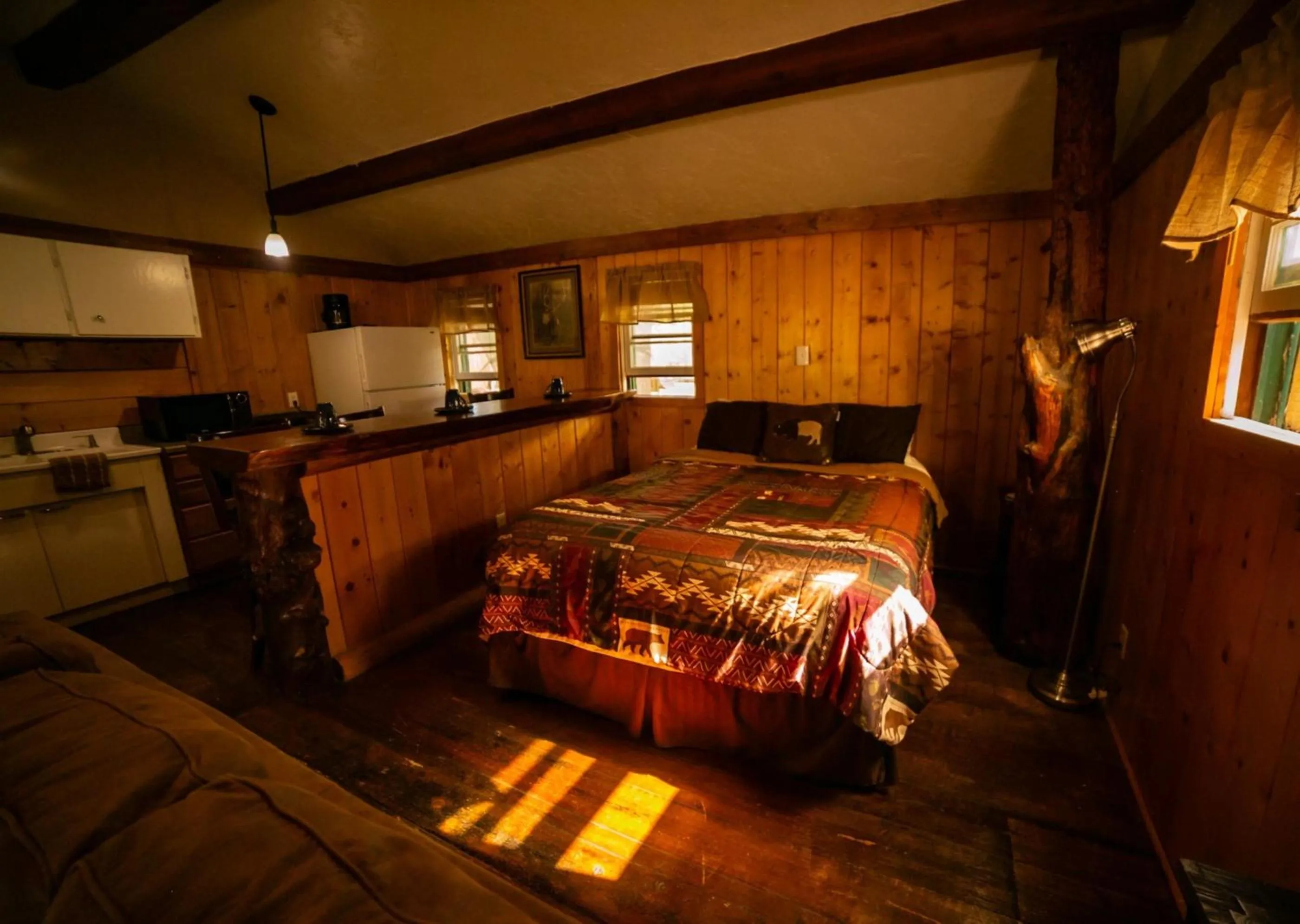 Bed in Chinook Winds Lodge