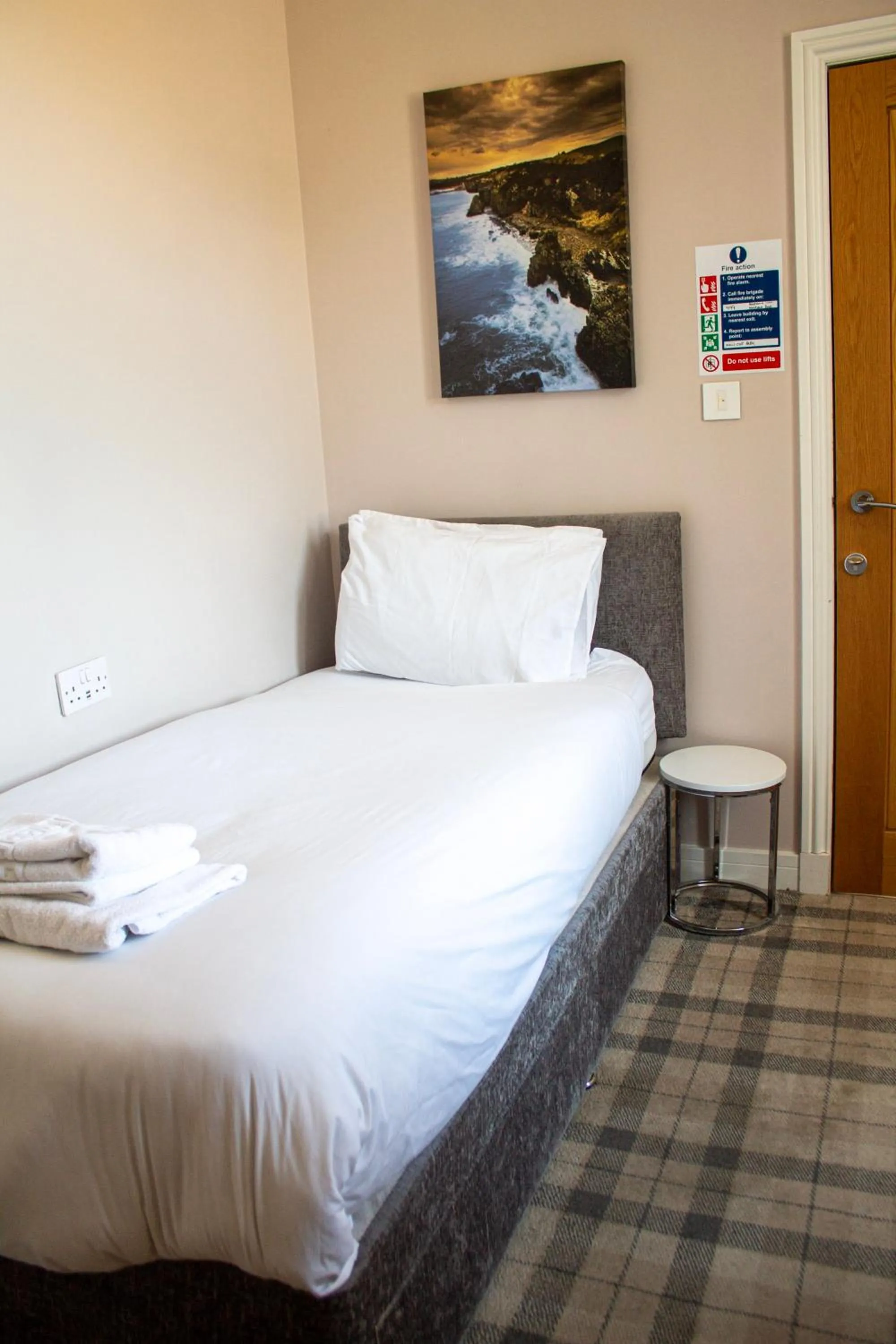 Bedroom in Poseidon Inn