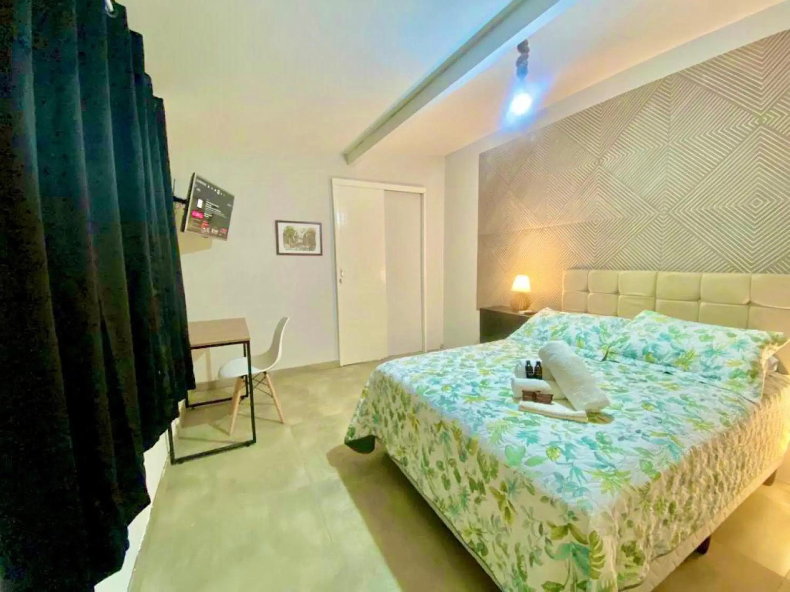 Photo of the whole room, Bed in Garden 437 Suítes Photo of the whole room, Bed in Garden 437 Suítes