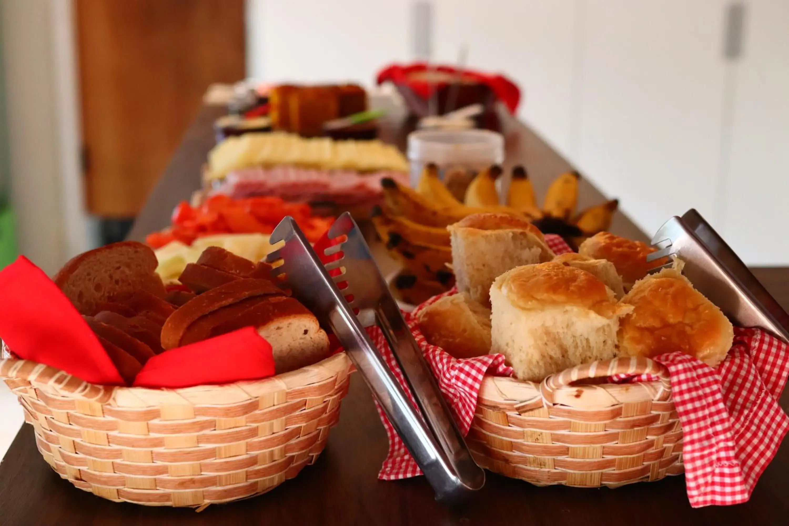 Buffet breakfast in Garden 437 Suítes Buffet breakfast in Garden 437 Suítes