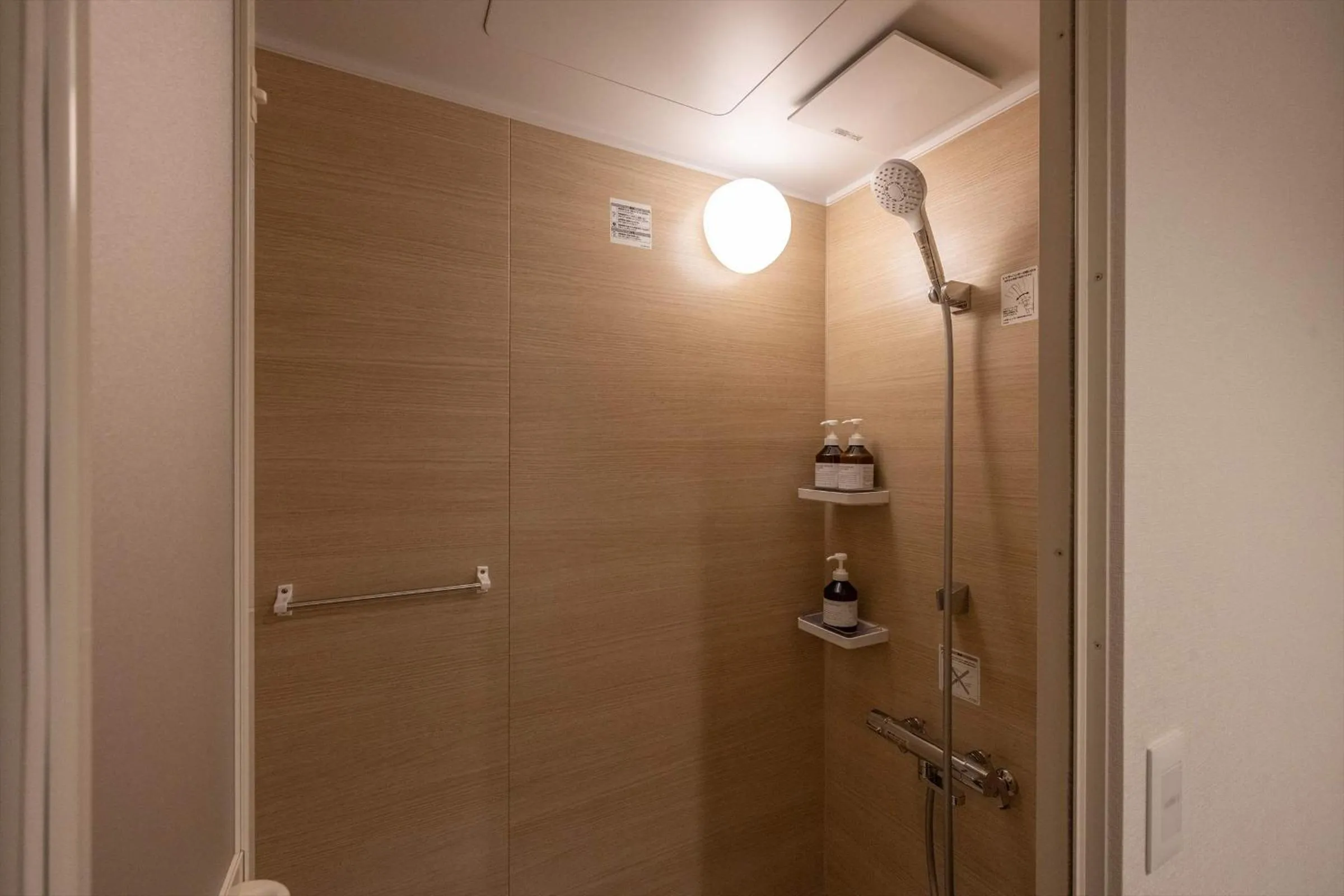 Shower in Bessho Onsen Midoriya