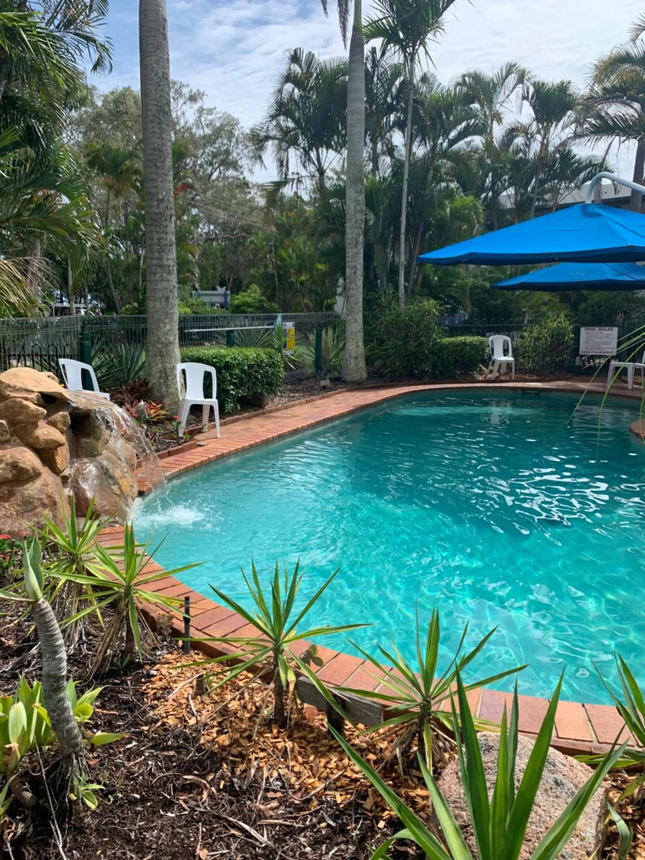 Swimming pool in The Bay Beach Shack, Hervey Bay