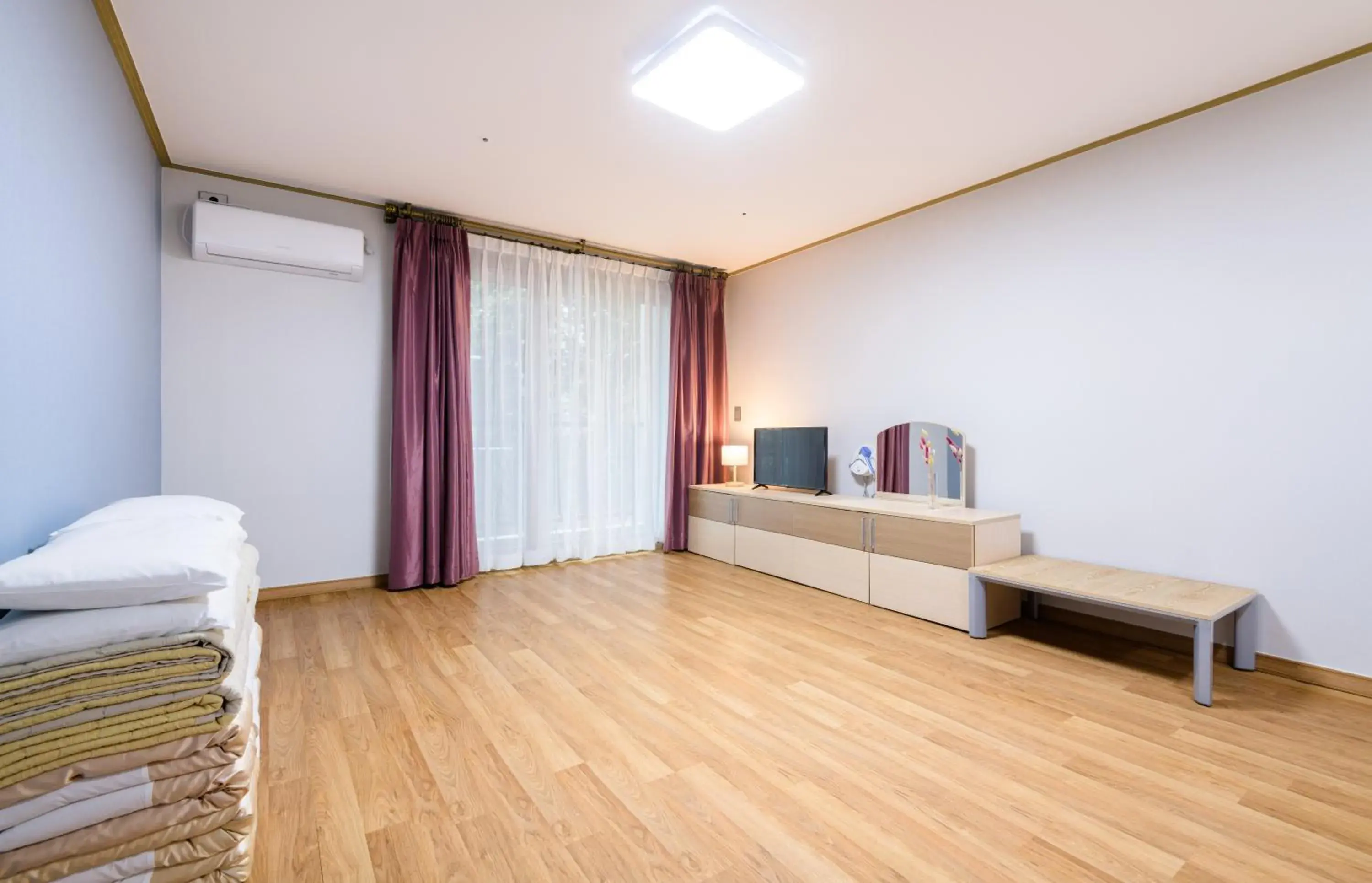 Photo of the whole room, Bed in Seogwipo Worldcup Resort Photo of the whole room, Bed in Seogwipo Worldcup Resort