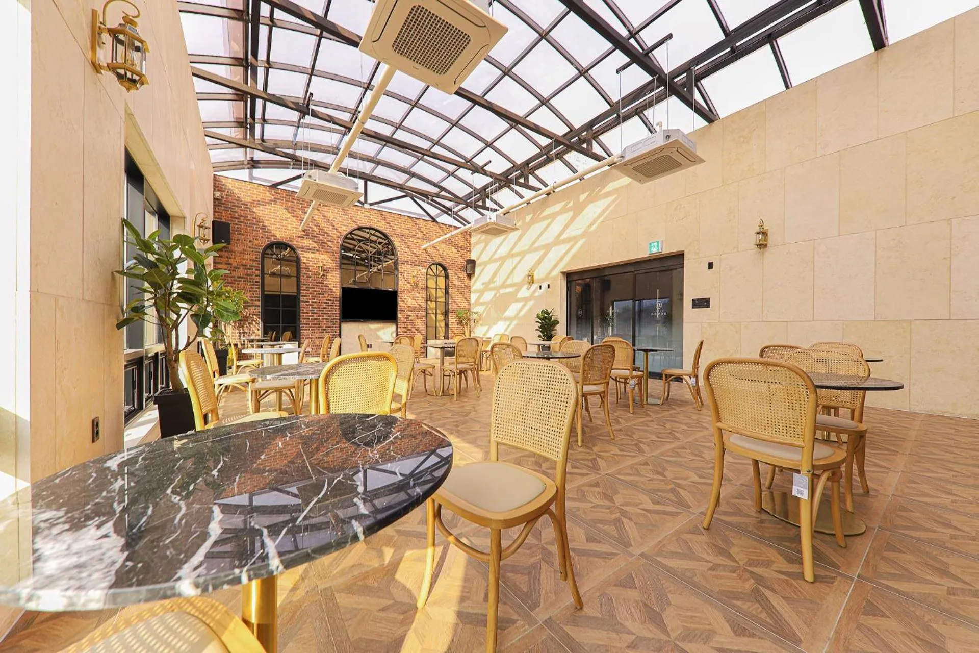 Restaurant/places to eat in Hotel Demer Mokpo