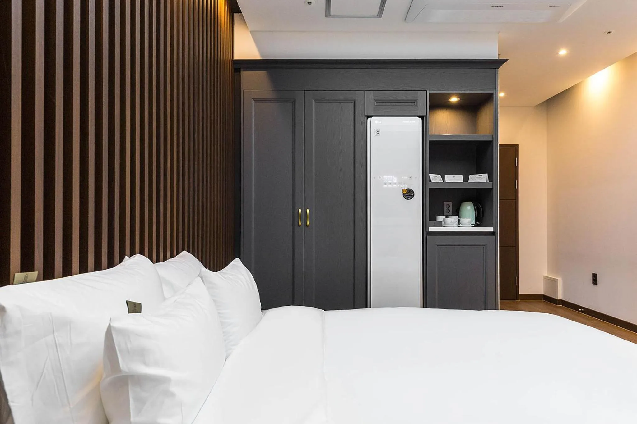 Bed in Hotel Demer Mokpo