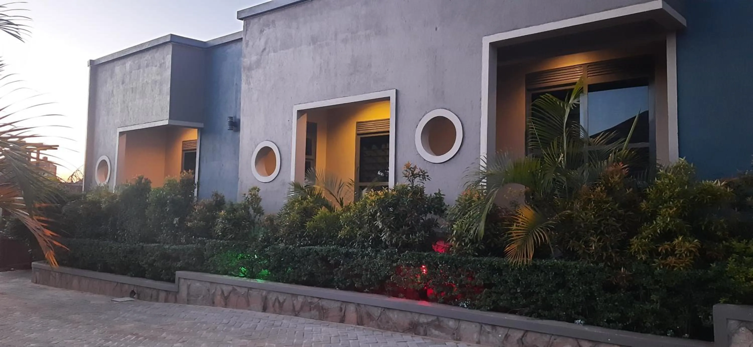 Property building in Ashleys Hotel