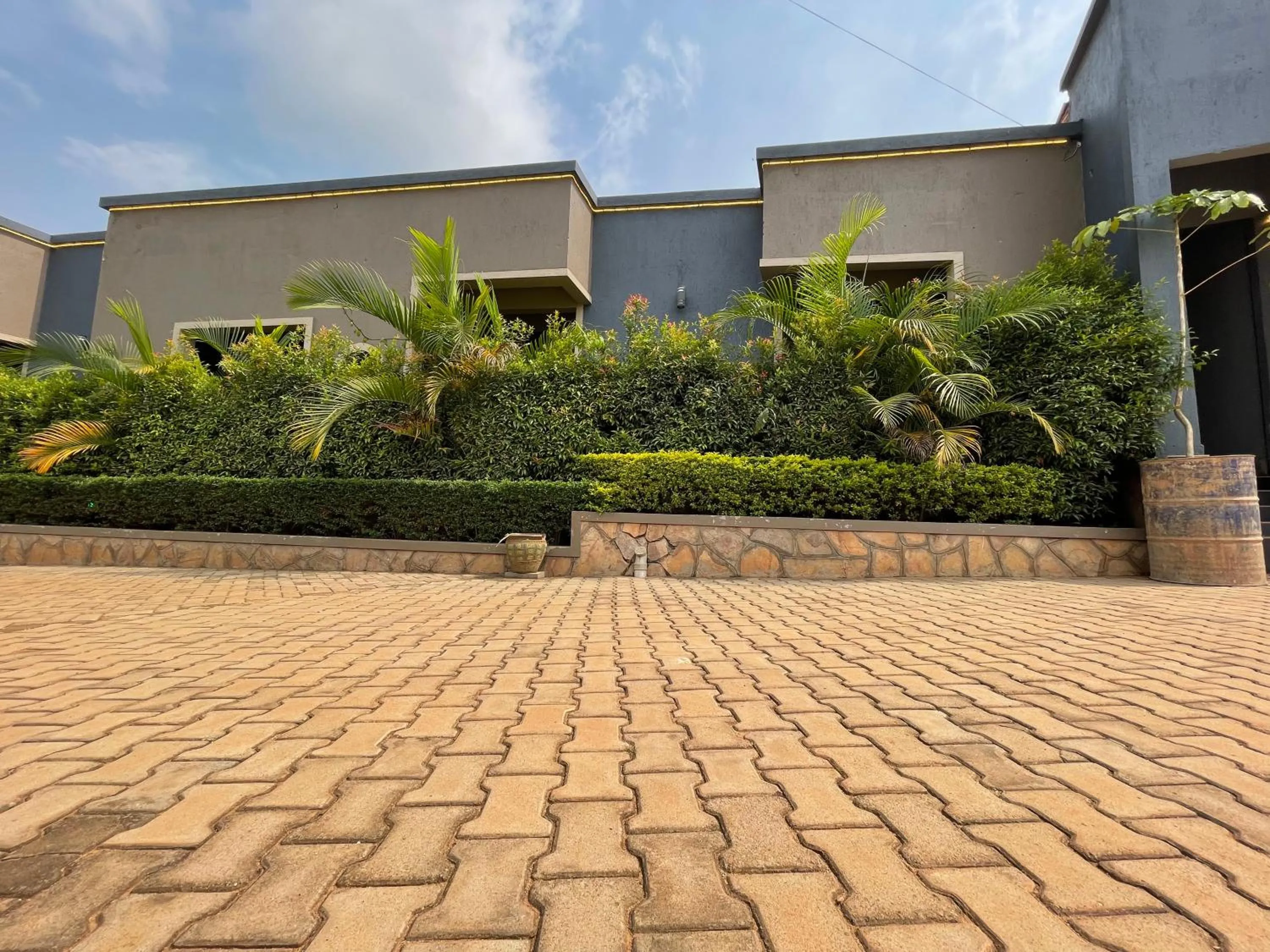 Property building in Ashleys Hotel