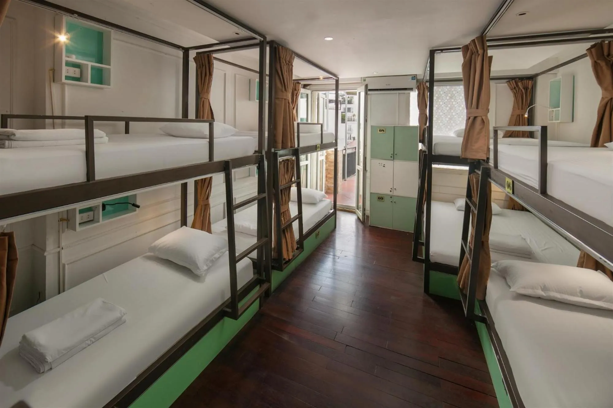 Bed in Hanoi Traveller House