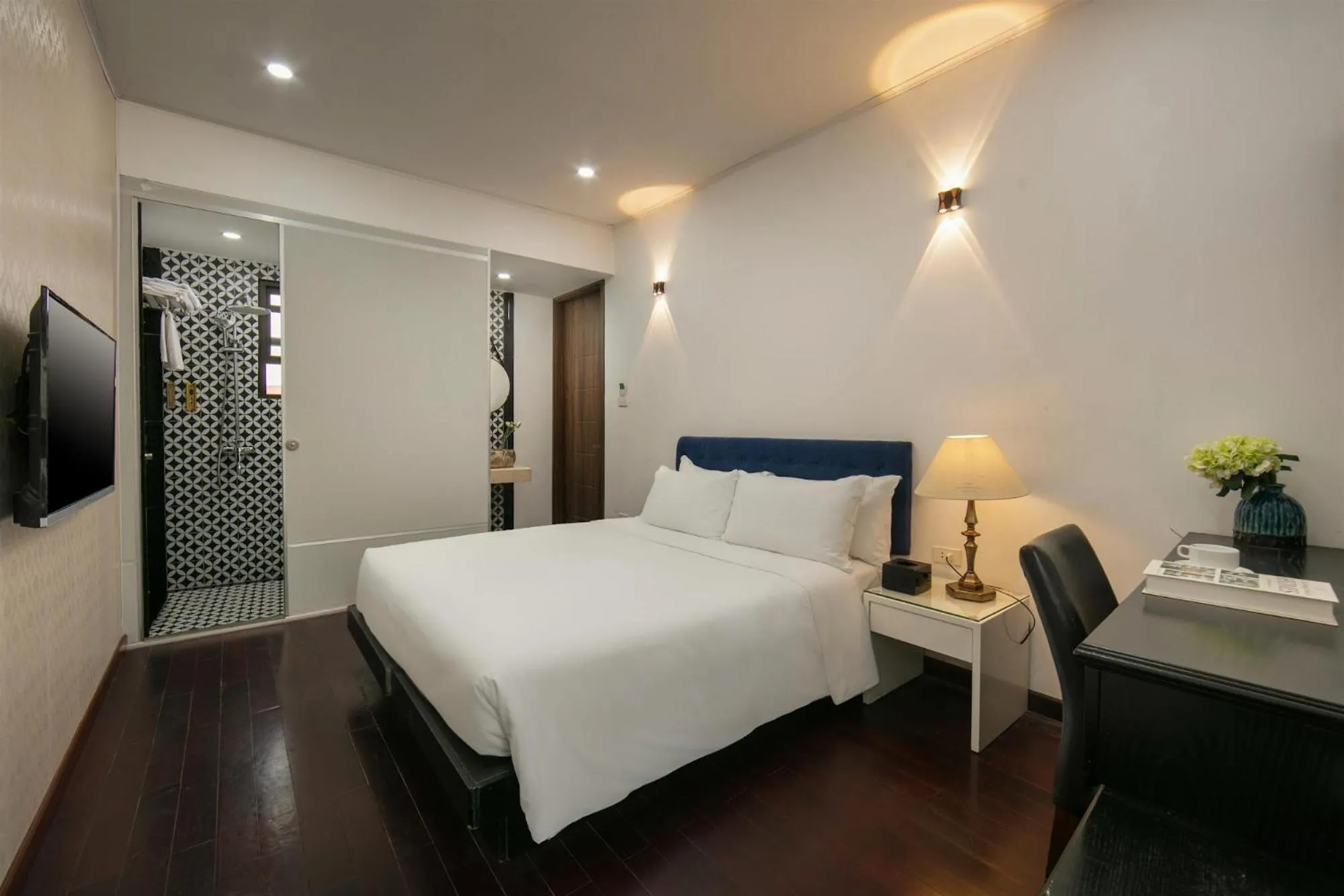 Bed in Hanoi Traveller House