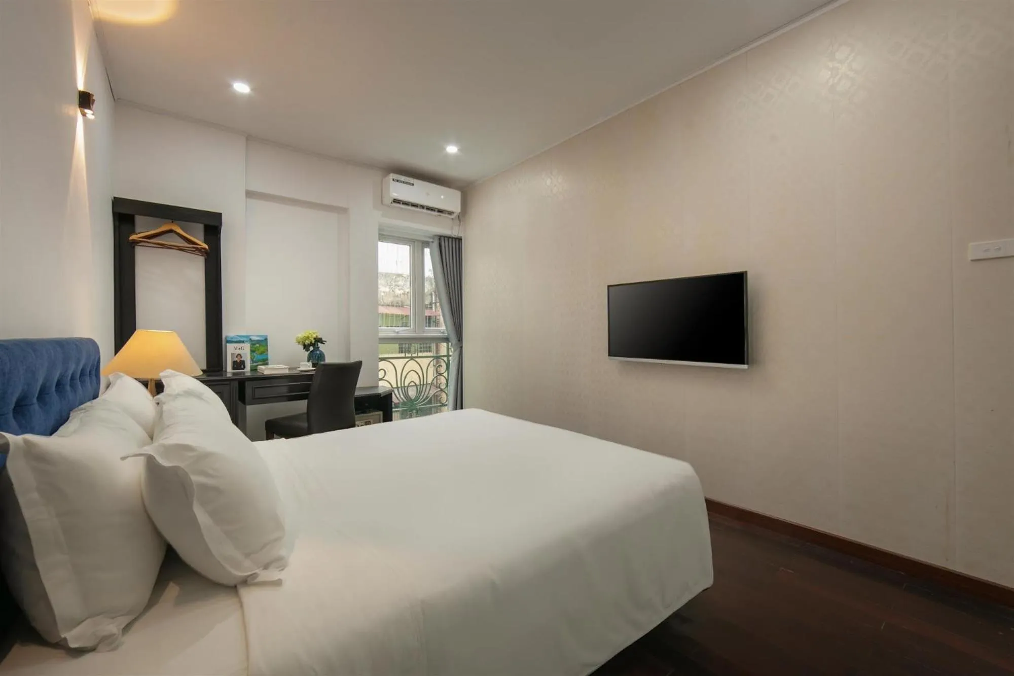 Bed in Hanoi Traveller House