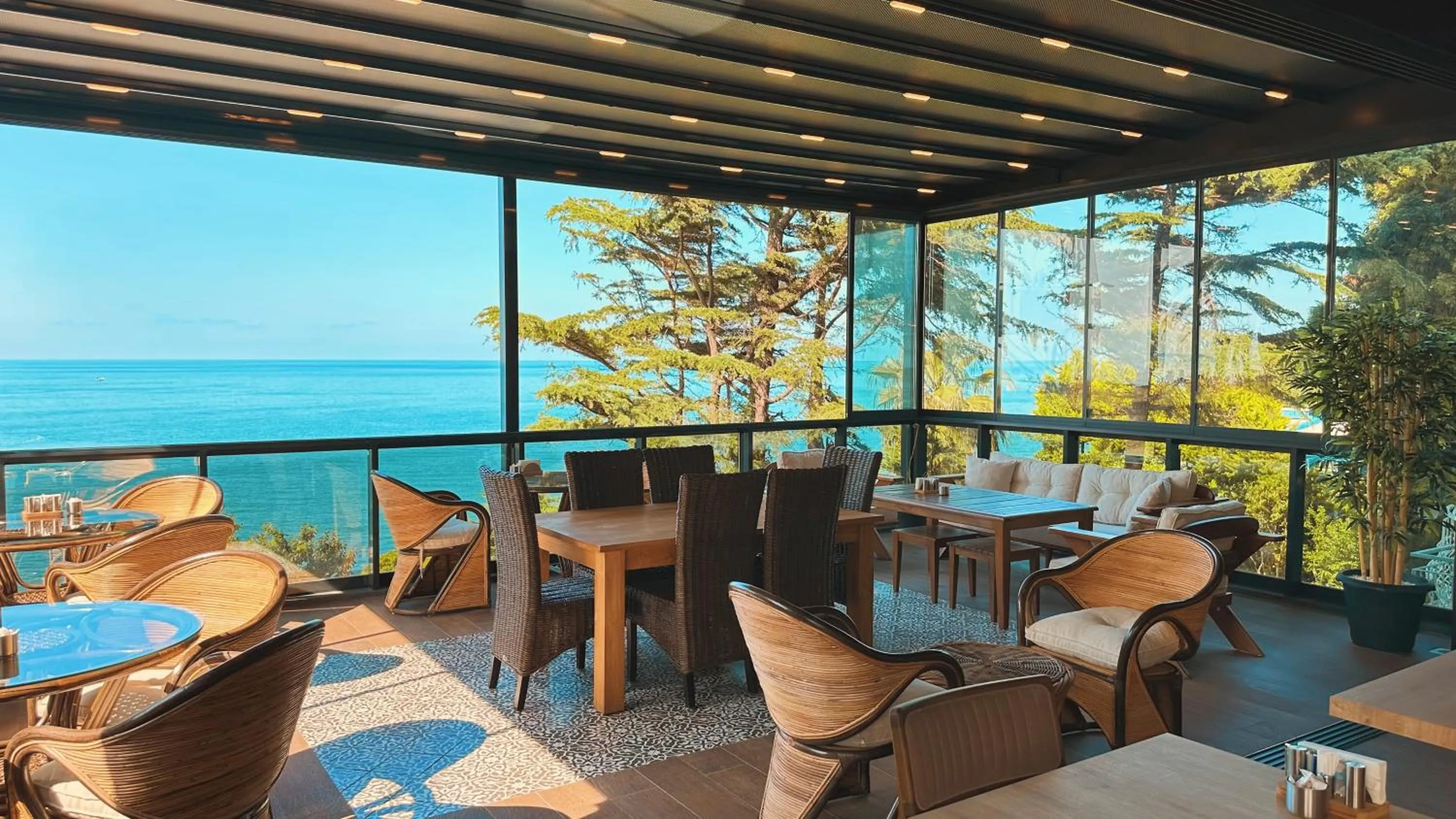 Restaurant/places to eat in BİLİRİS HOTEL