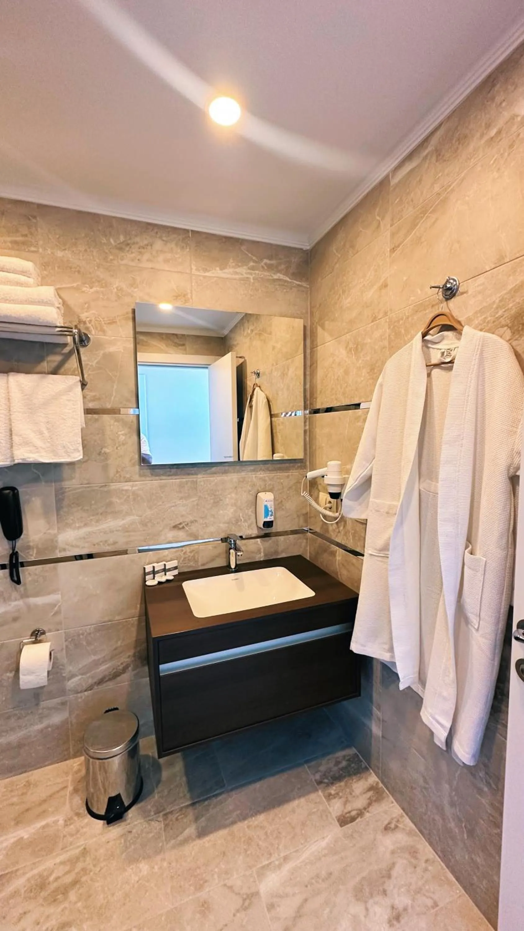 Shower in BİLİRİS HOTEL