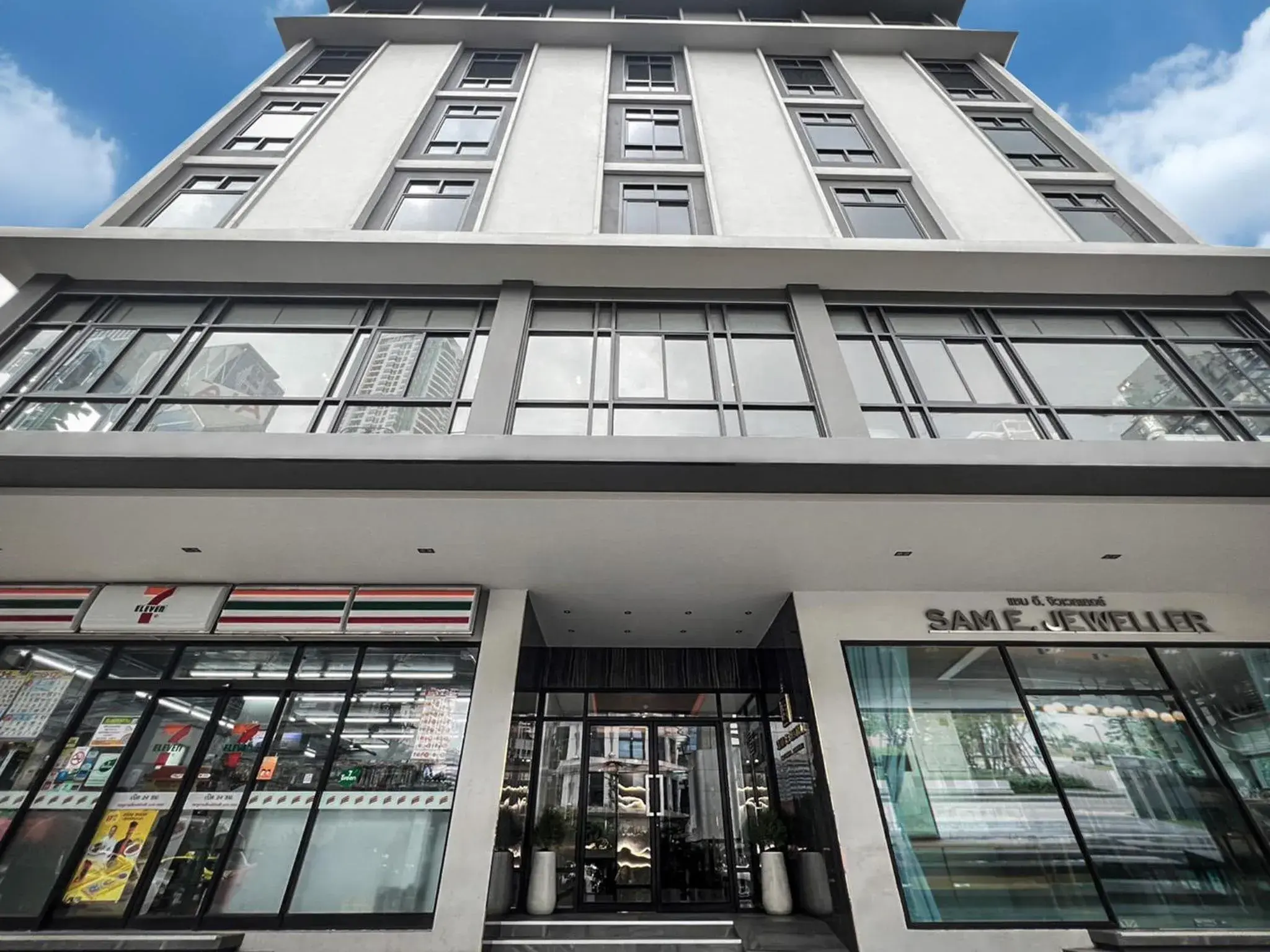 Property building in SAM E Hotel Bangkok Sathorn Property building in SAM E Hotel Bangkok Sathorn