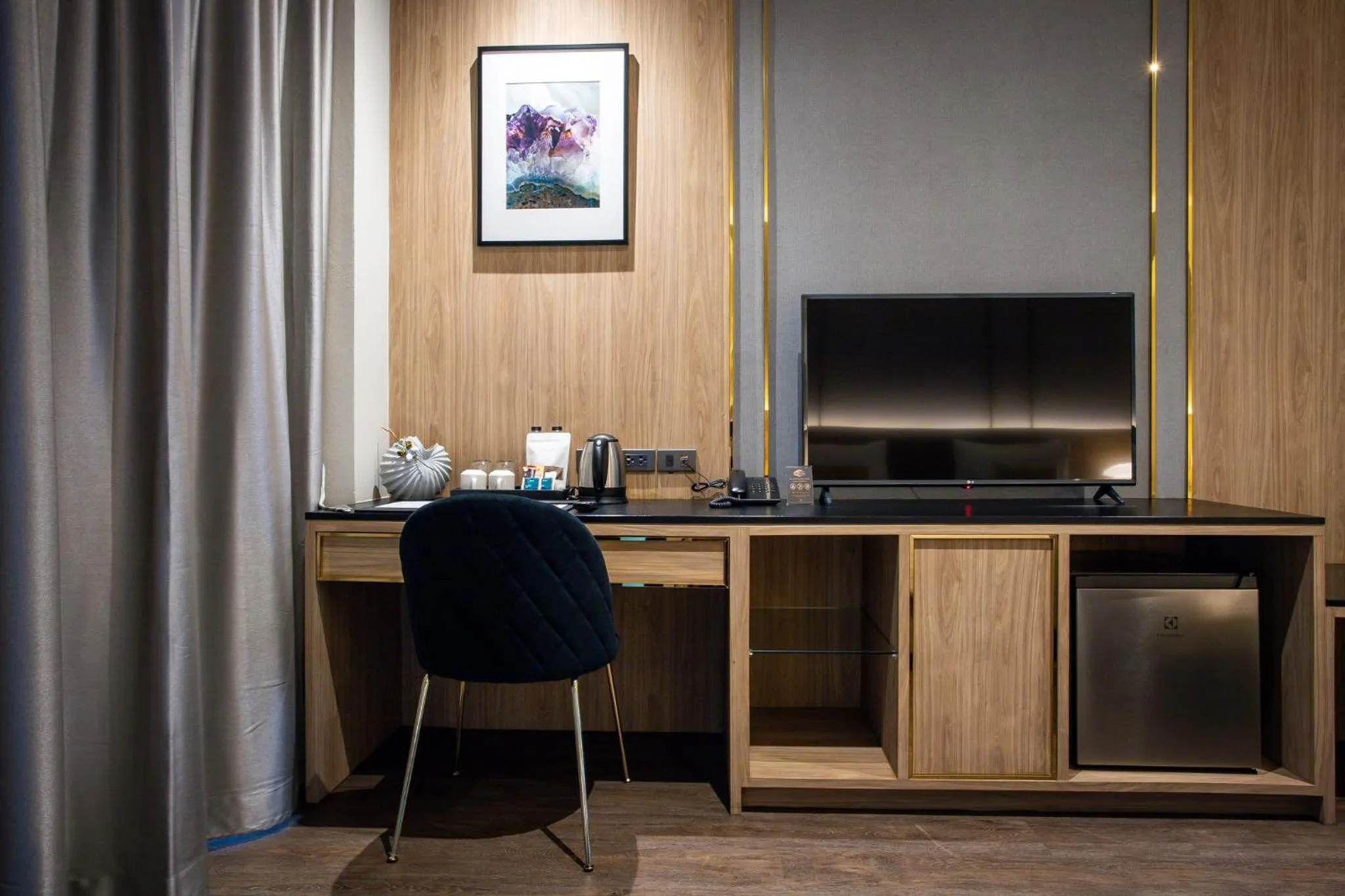 TV and multimedia in SAM E Hotel Bangkok Sathorn