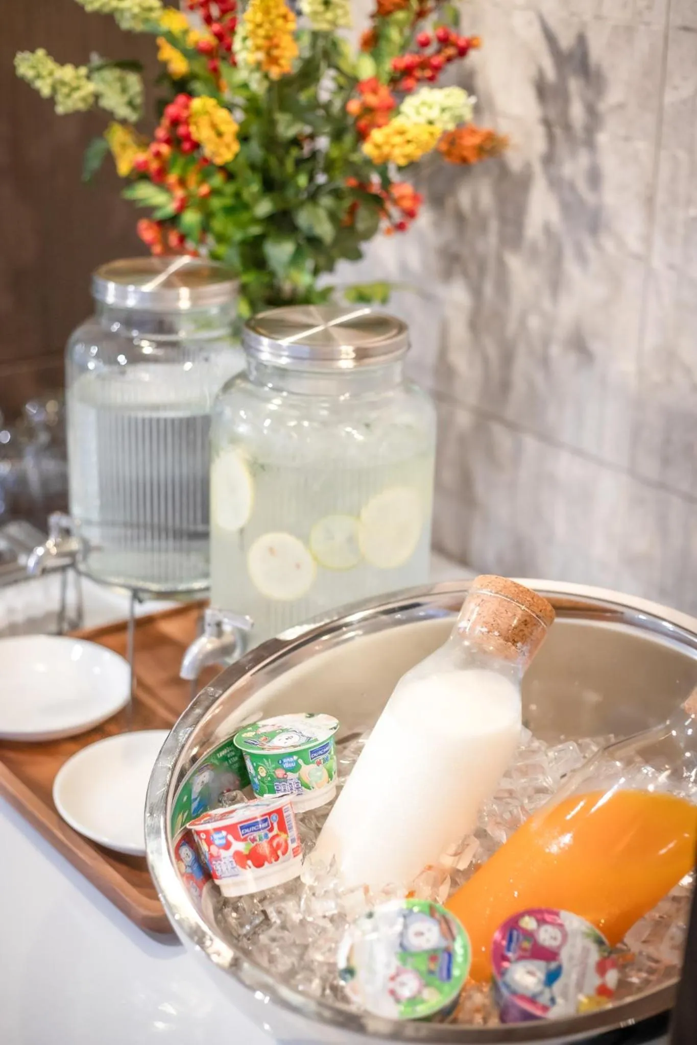 Food and drinks in SAM E Hotel Bangkok Sathorn