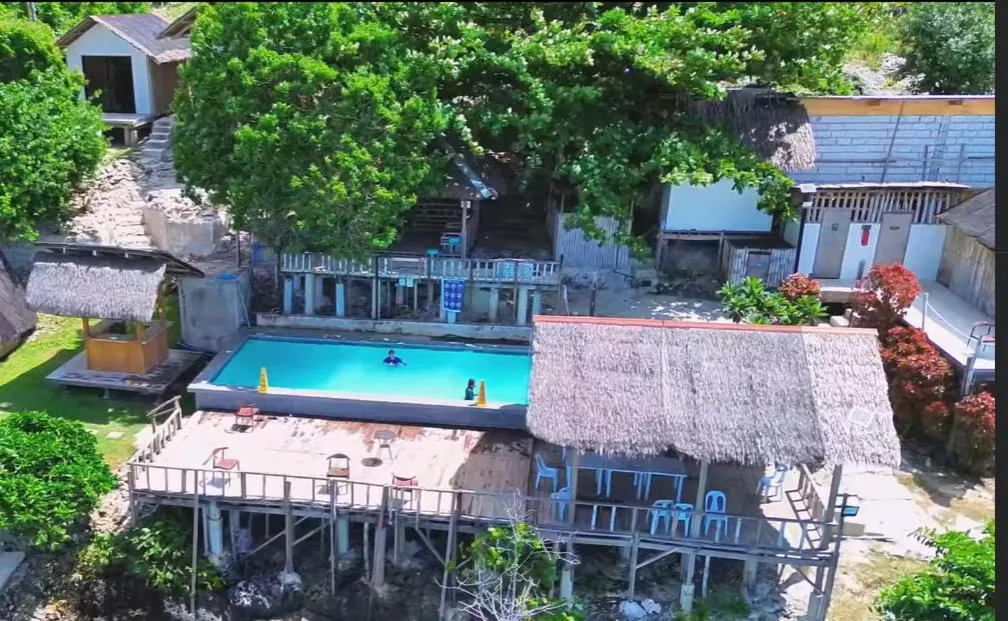 Swimming pool in Casay Beach Huts by HiveRooms