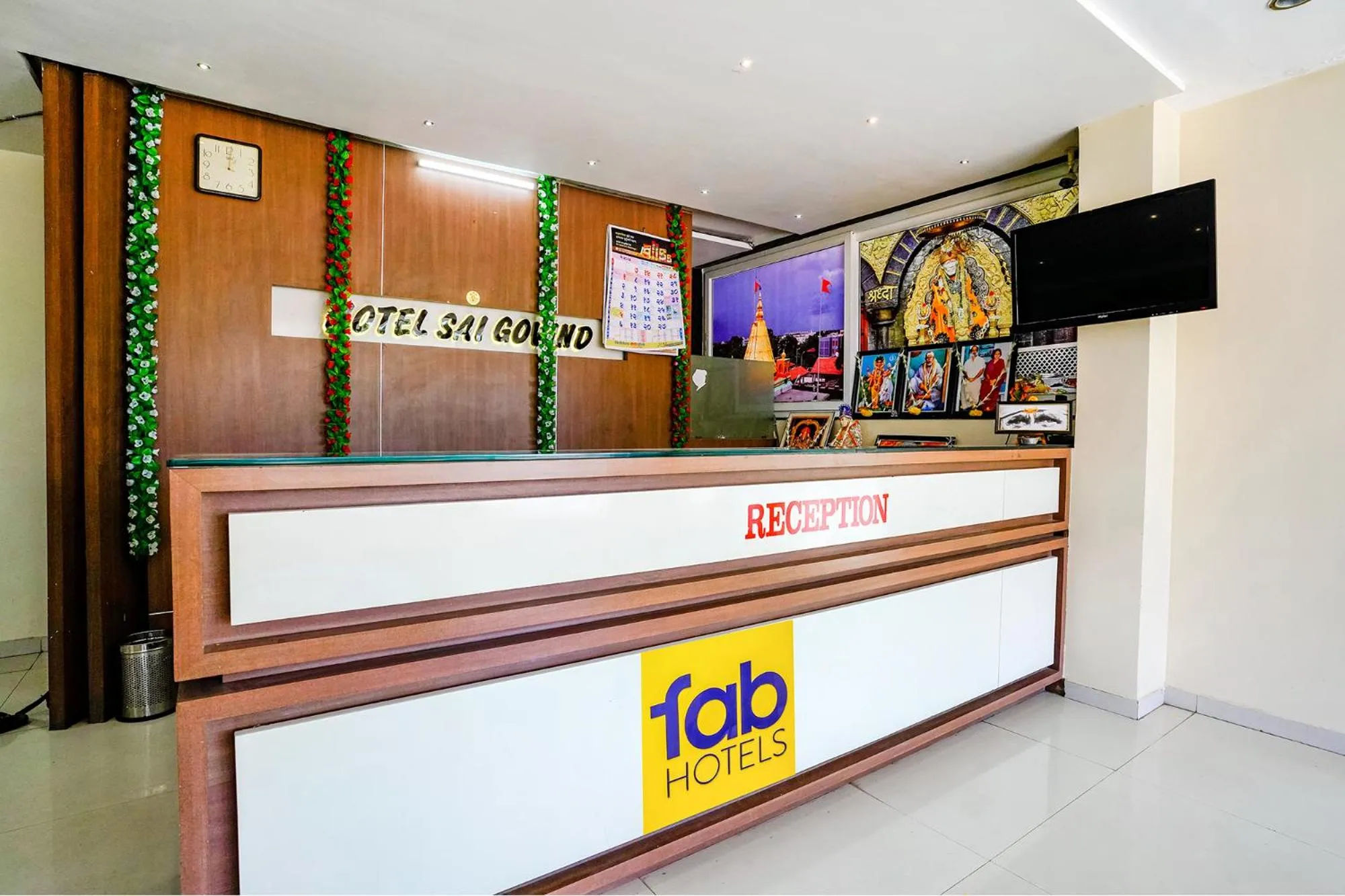 Lobby or reception in FabHotel Sai Govind
