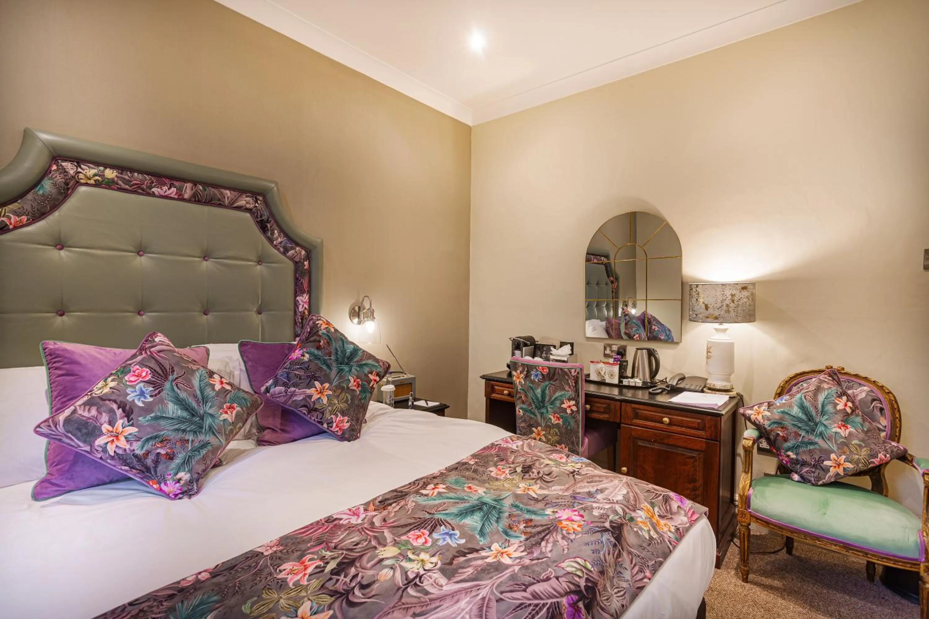 Bedroom, Bed in The Wynnstay Hotel, Oswestry, Shropshire - The Coaching Inn Group