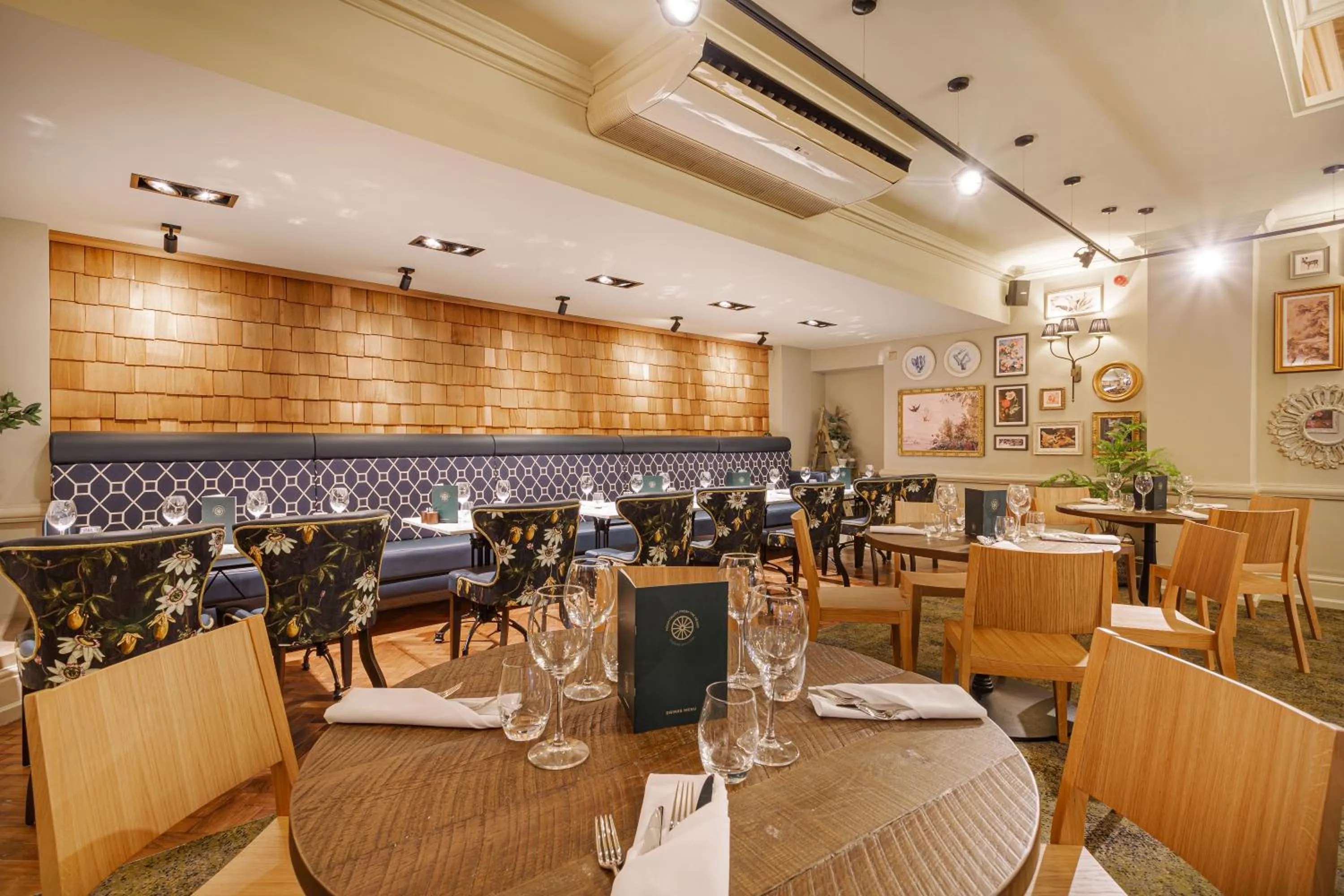 Restaurant/places to eat in The Wynnstay Hotel, Oswestry, Shropshire - The Coaching Inn Group