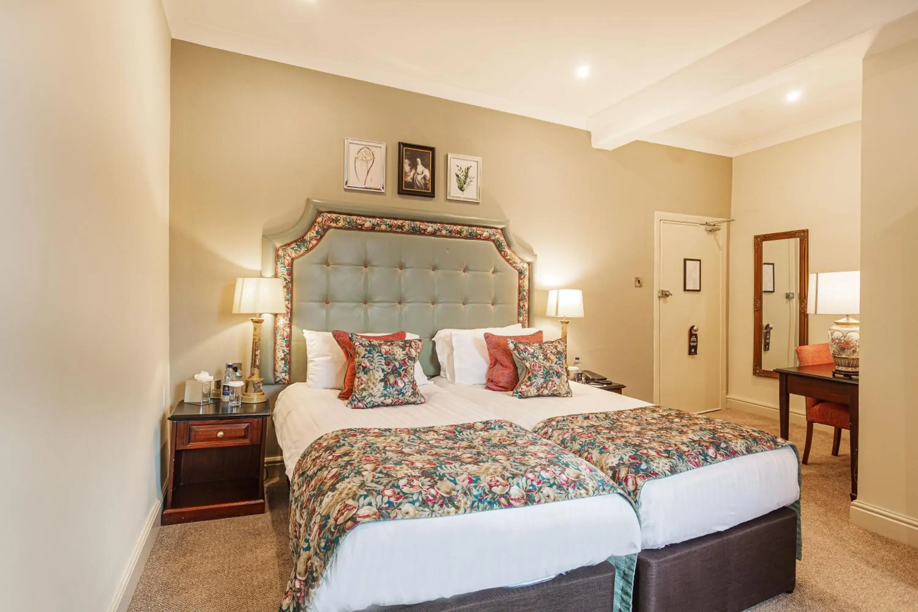 Superior Twin Room in The Wynnstay Hotel, Oswestry, Shropshire - The Coaching Inn Group Superior Twin Room in The Wynnstay Hotel, Oswestry, Shropshire - The Coaching Inn Group