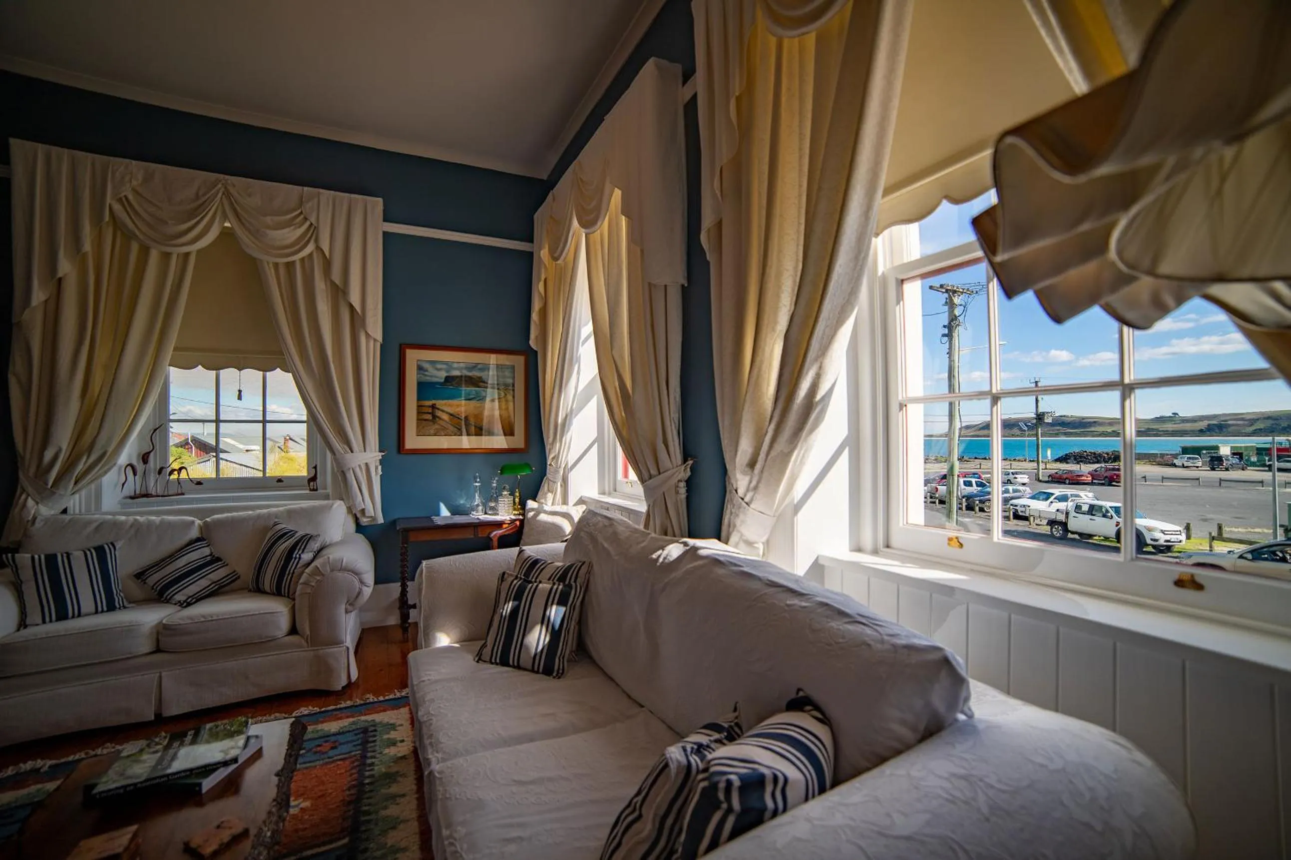 Communal lounge/ TV room in Poet's Cottage Stanley