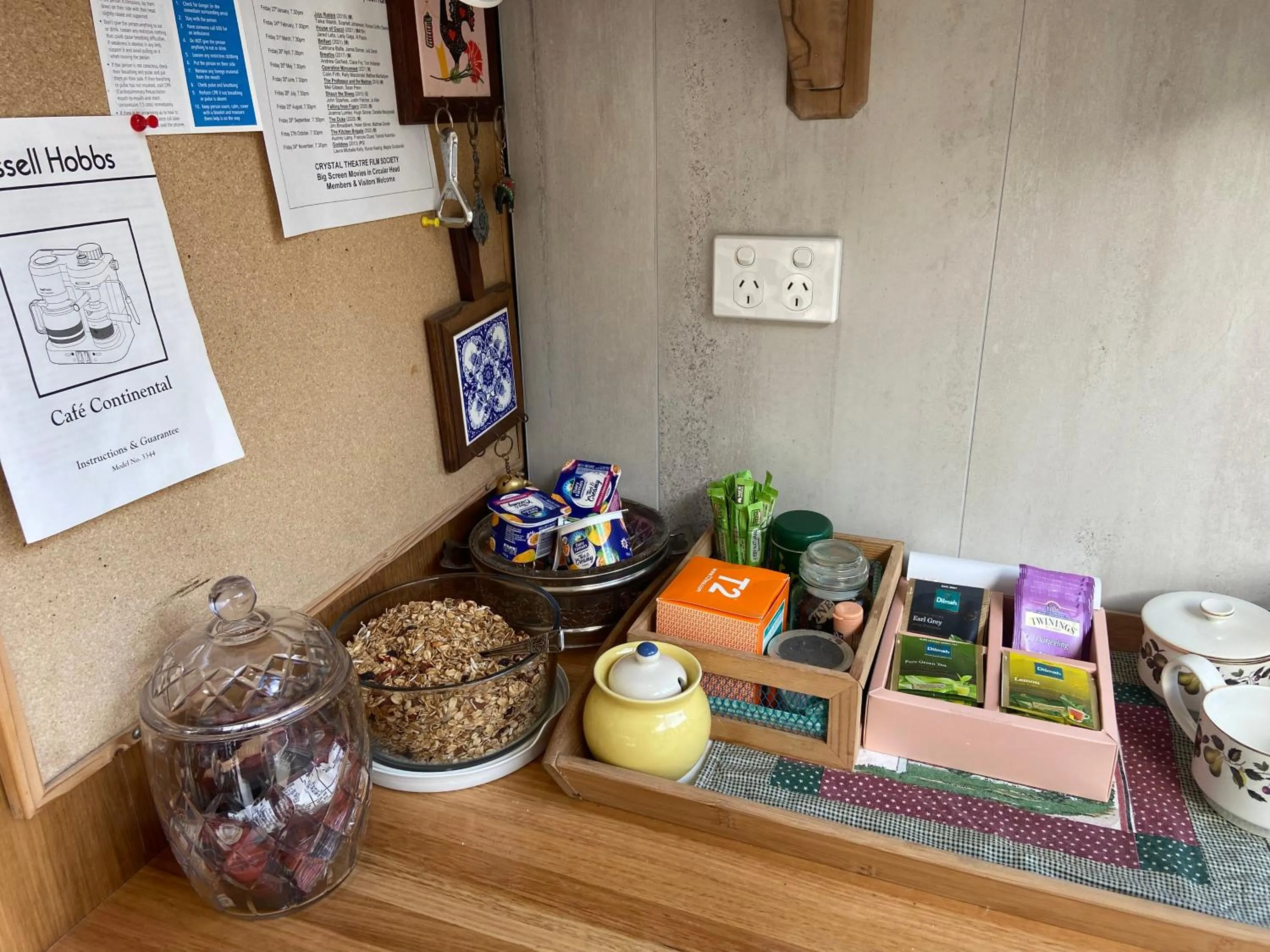Coffee/tea facilities in Poet's Cottage Stanley
