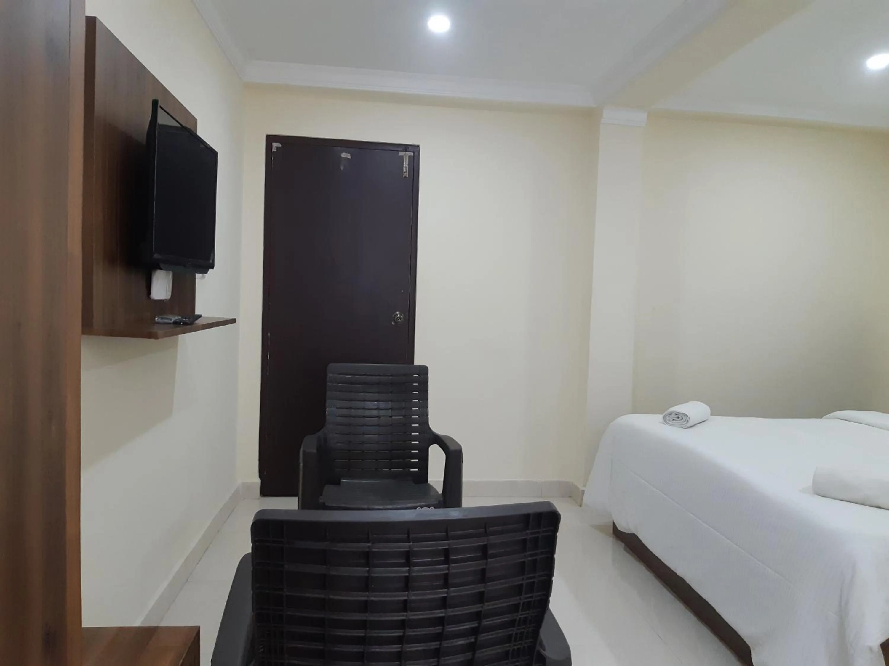 TV and multimedia, Bed in CNR Residency, Madanapalle