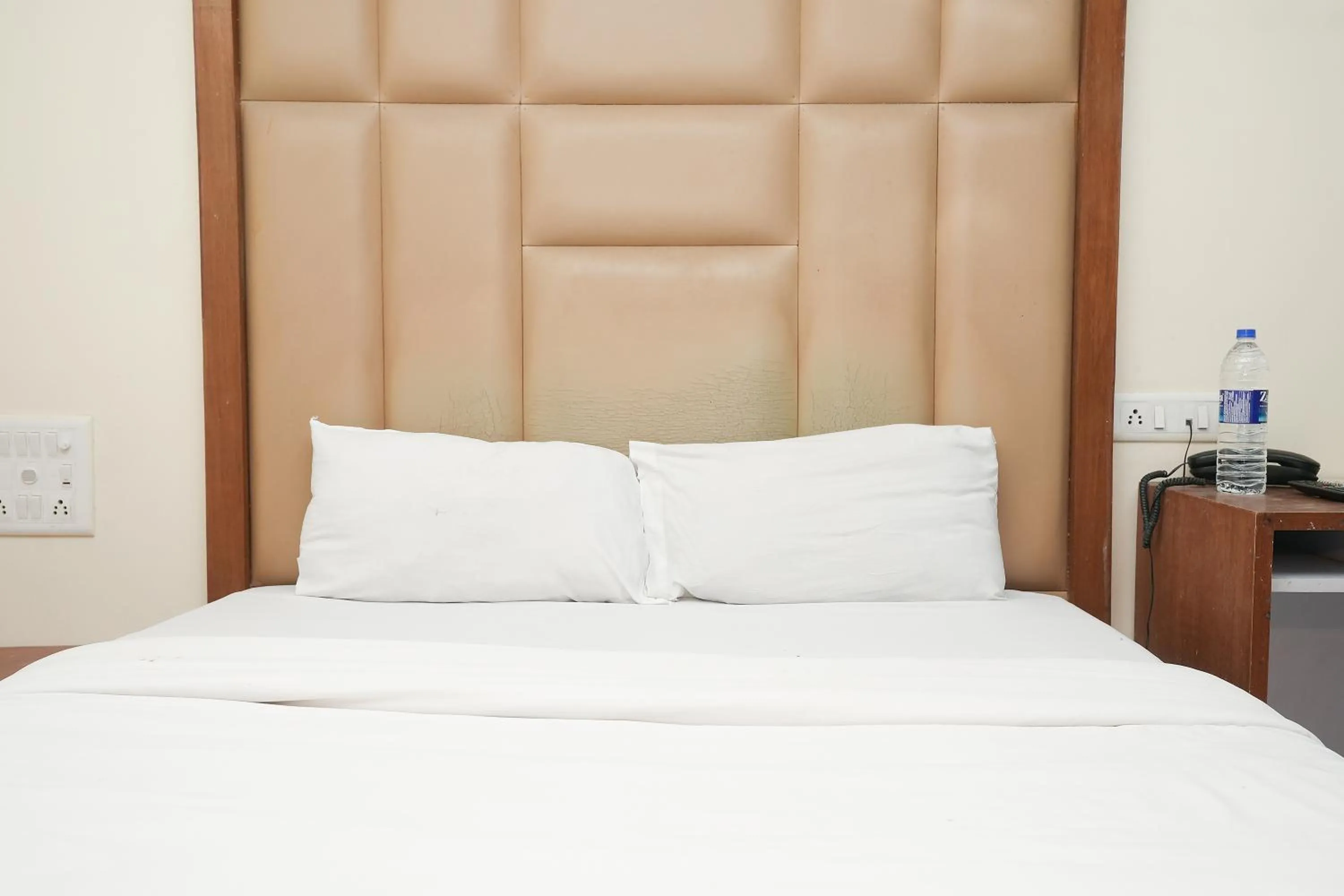 Bed in Hotel Royal Aqua