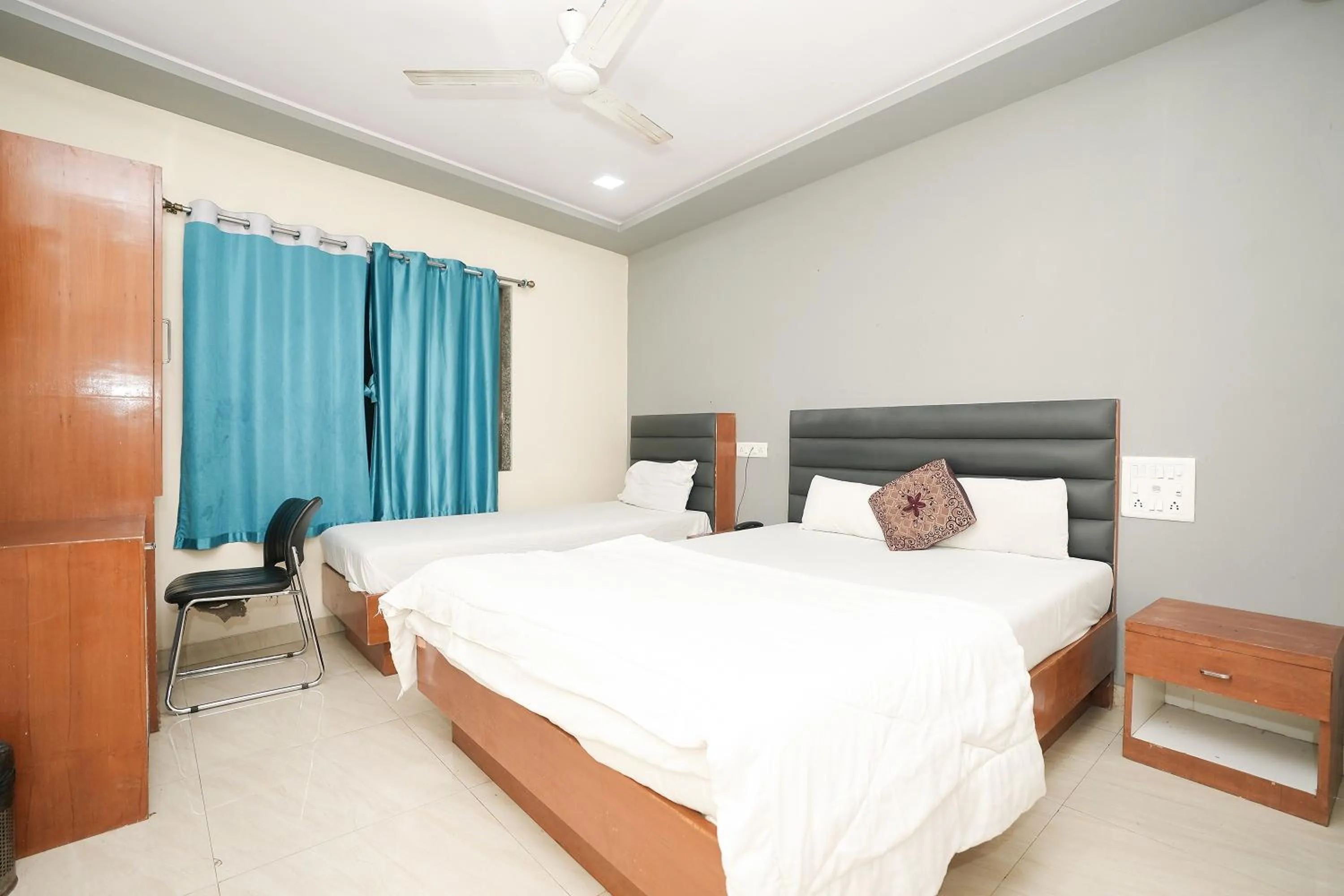 Bedroom, Bed in Hotel Royal Aqua