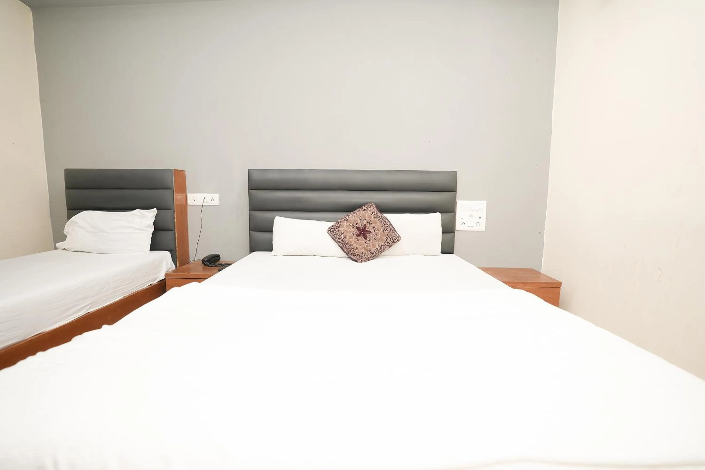 Bedroom, Bed in Hotel Royal Aqua