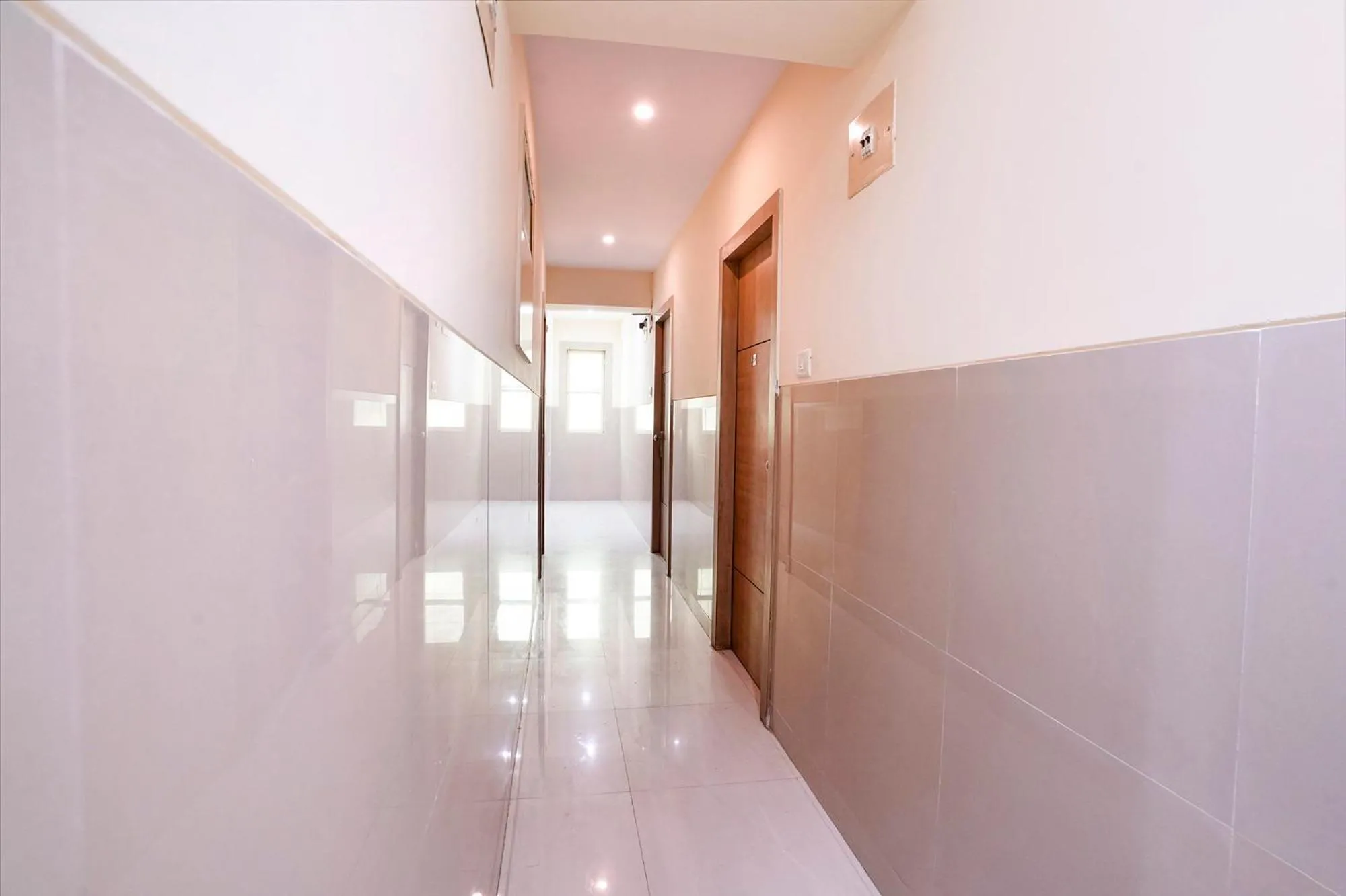 Lobby or reception in Hotel O Everest Lodging Vashi