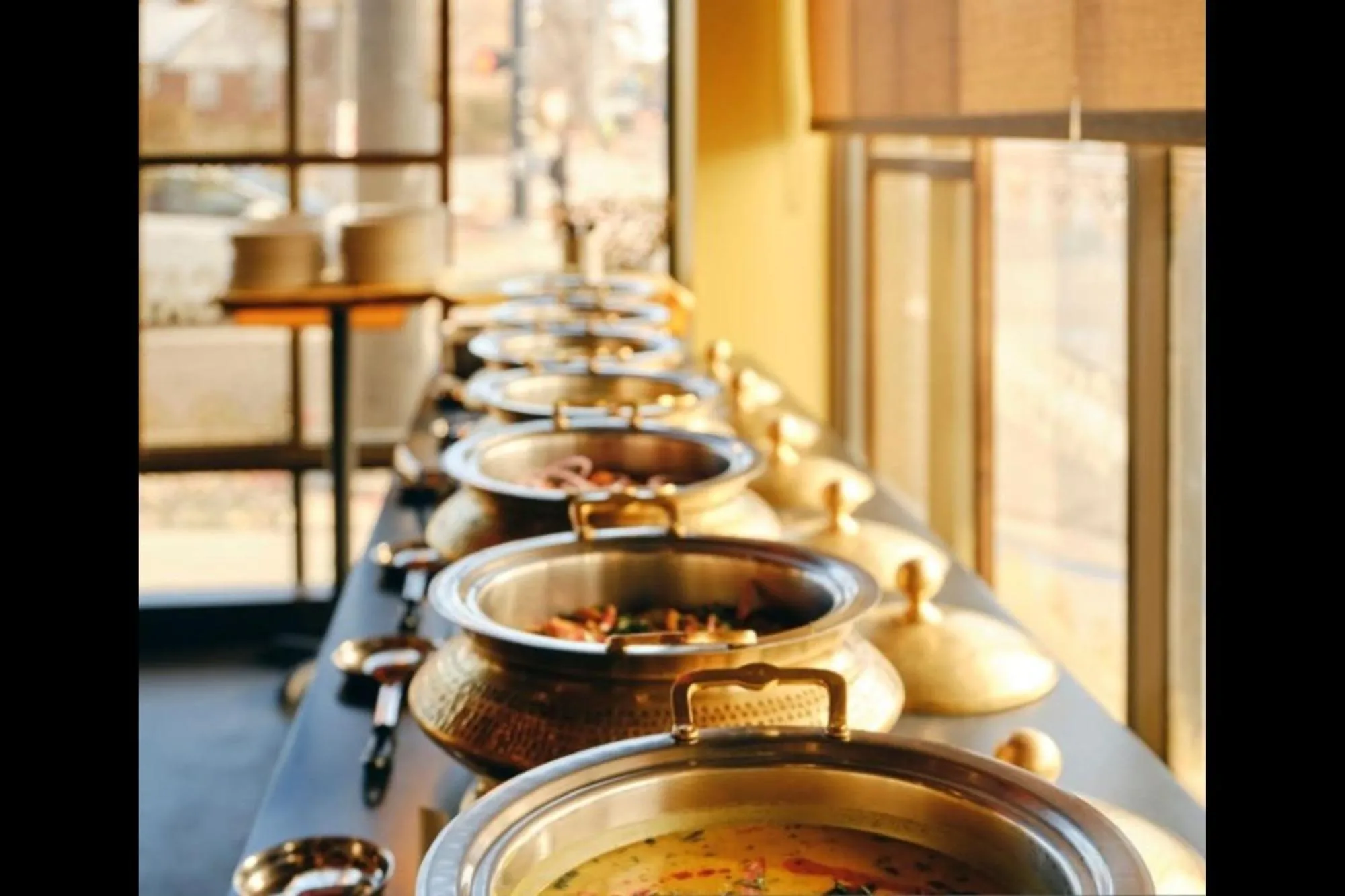 Restaurant/places to eat in Hotel O Everest Lodging Vashi