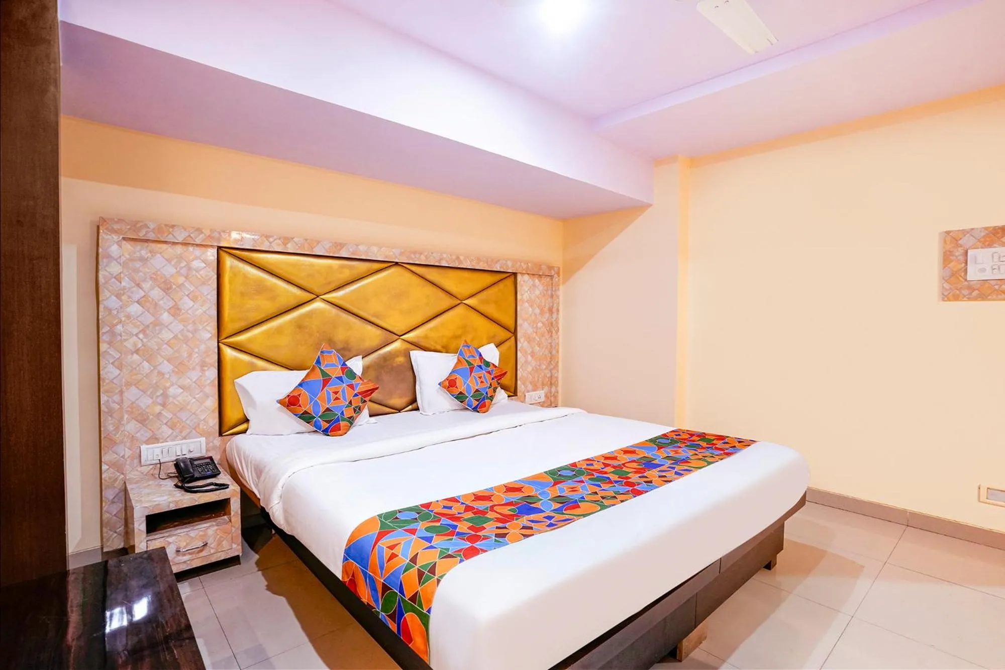 Bed in Hotel O Everest Lodging Vashi