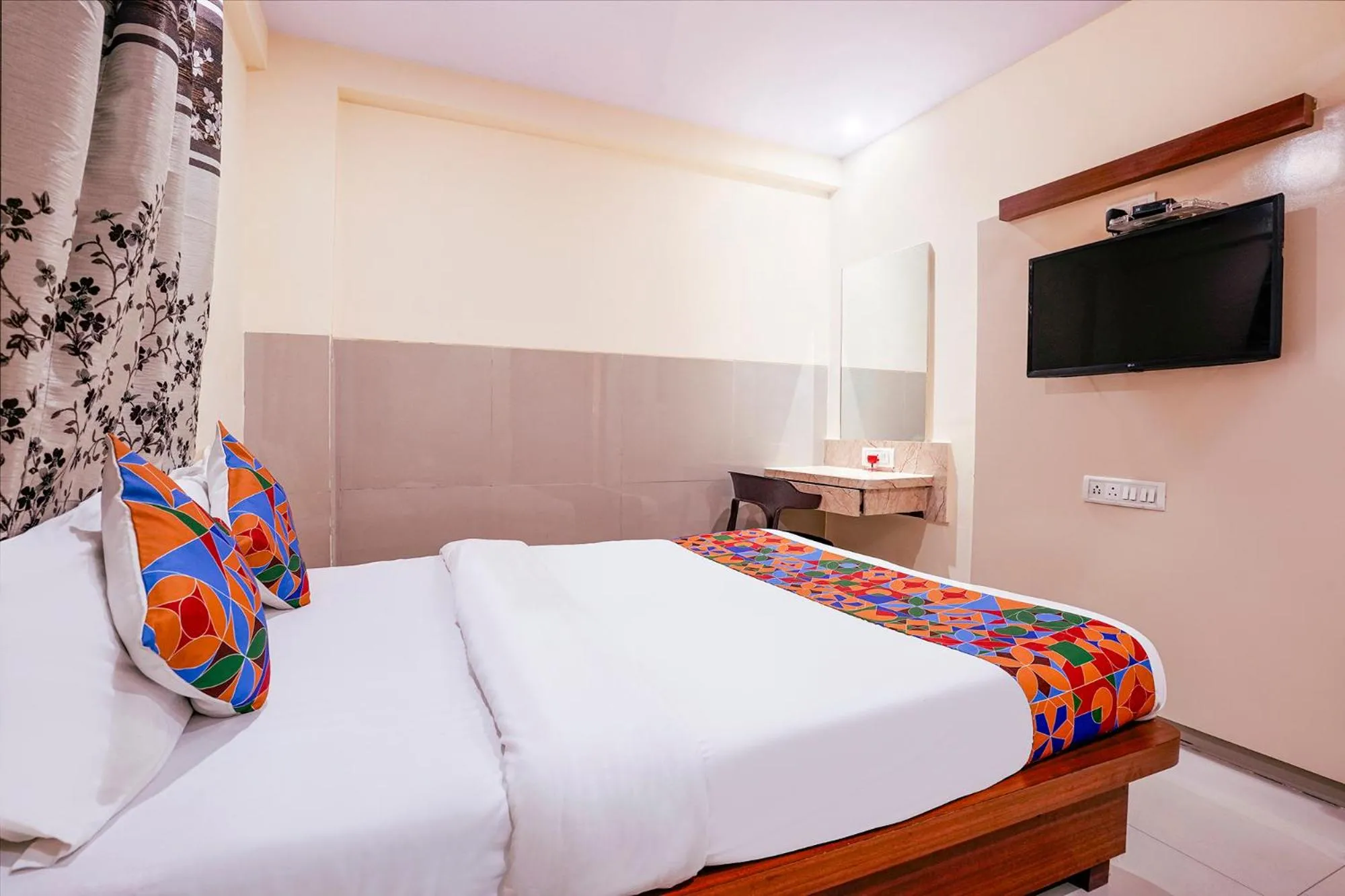 Bed in Hotel O Everest Lodging Vashi