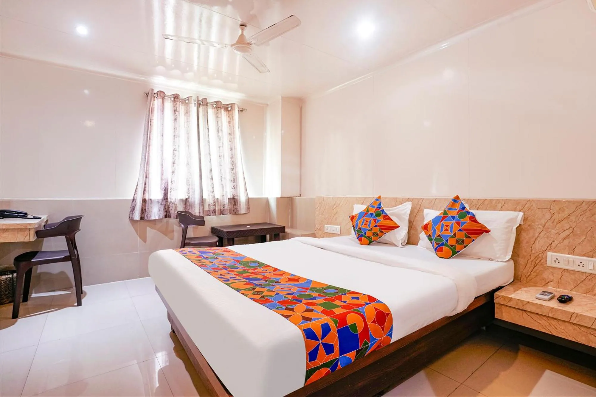 Bed in Hotel O Everest Lodging Vashi