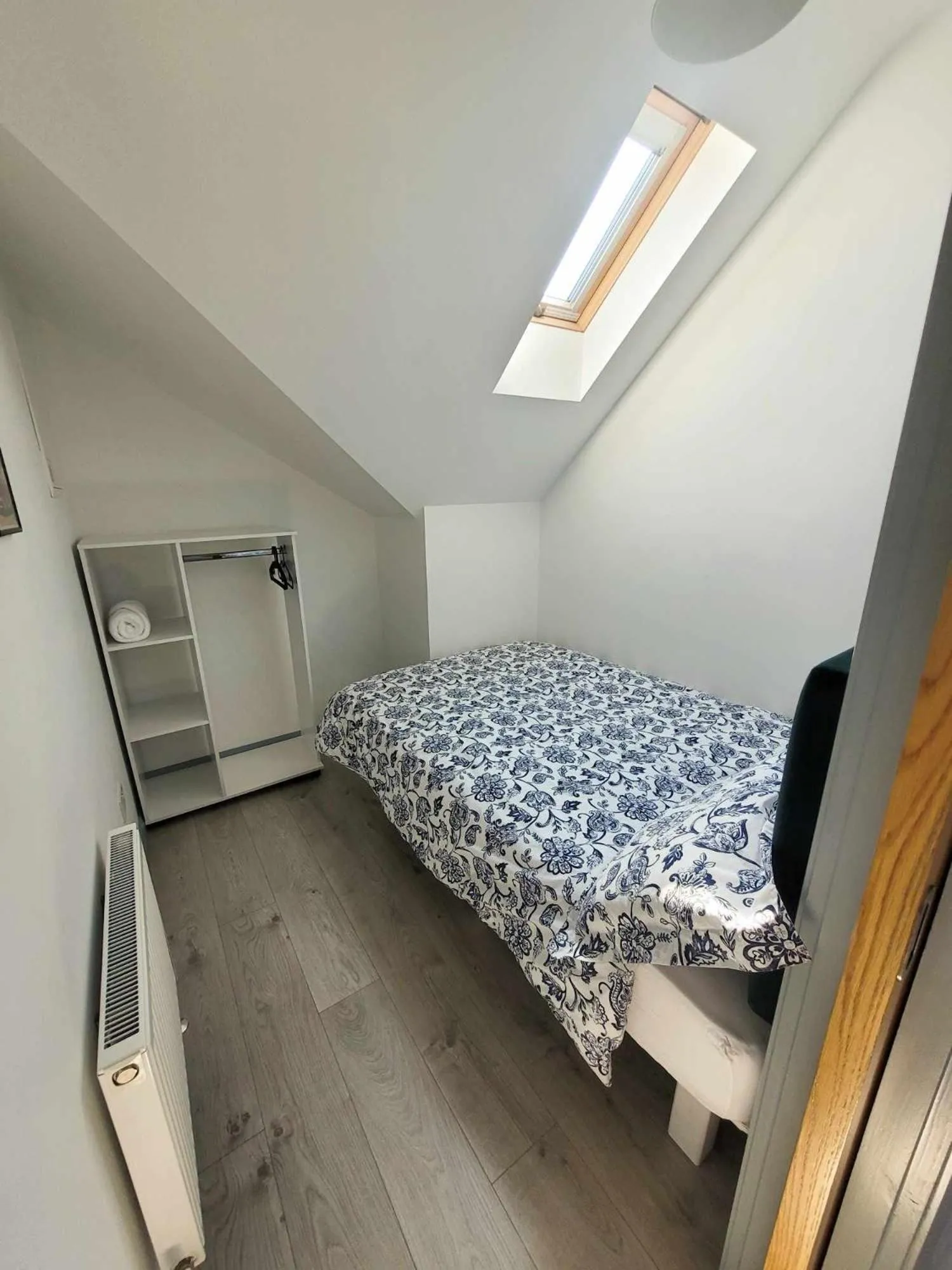 Bedroom, Bed in Hazel View Apartment